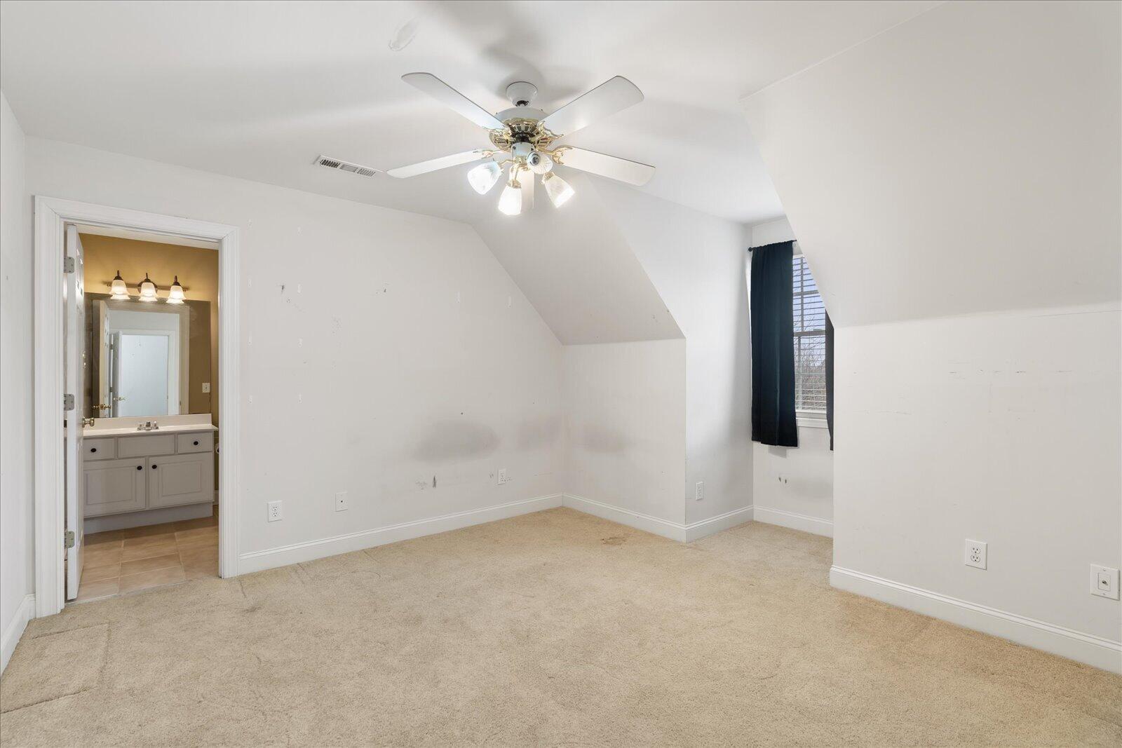 121 Oakhurst Terrace NE