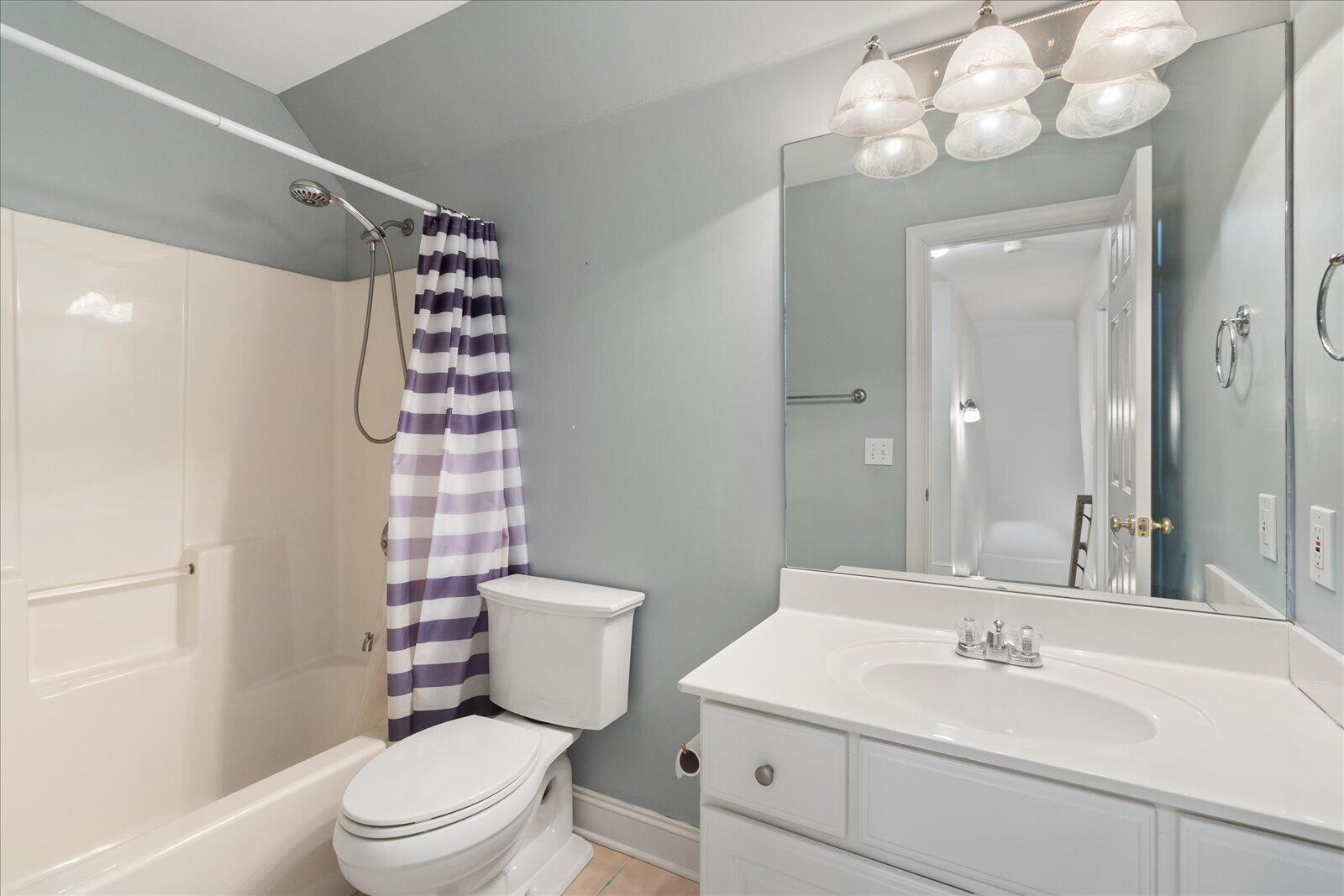 121 Oakhurst Terrace NE