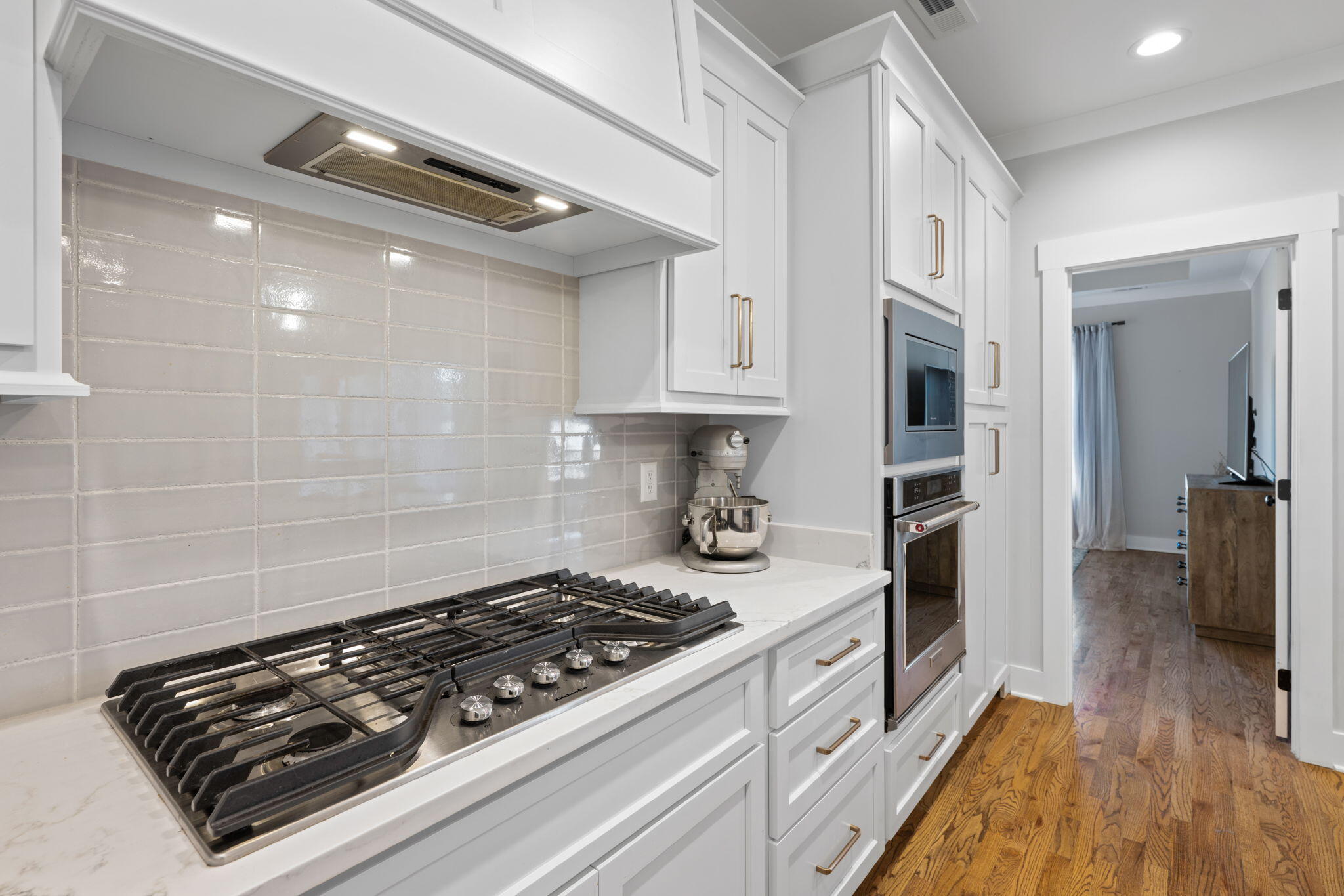 10617 Kavya Lane