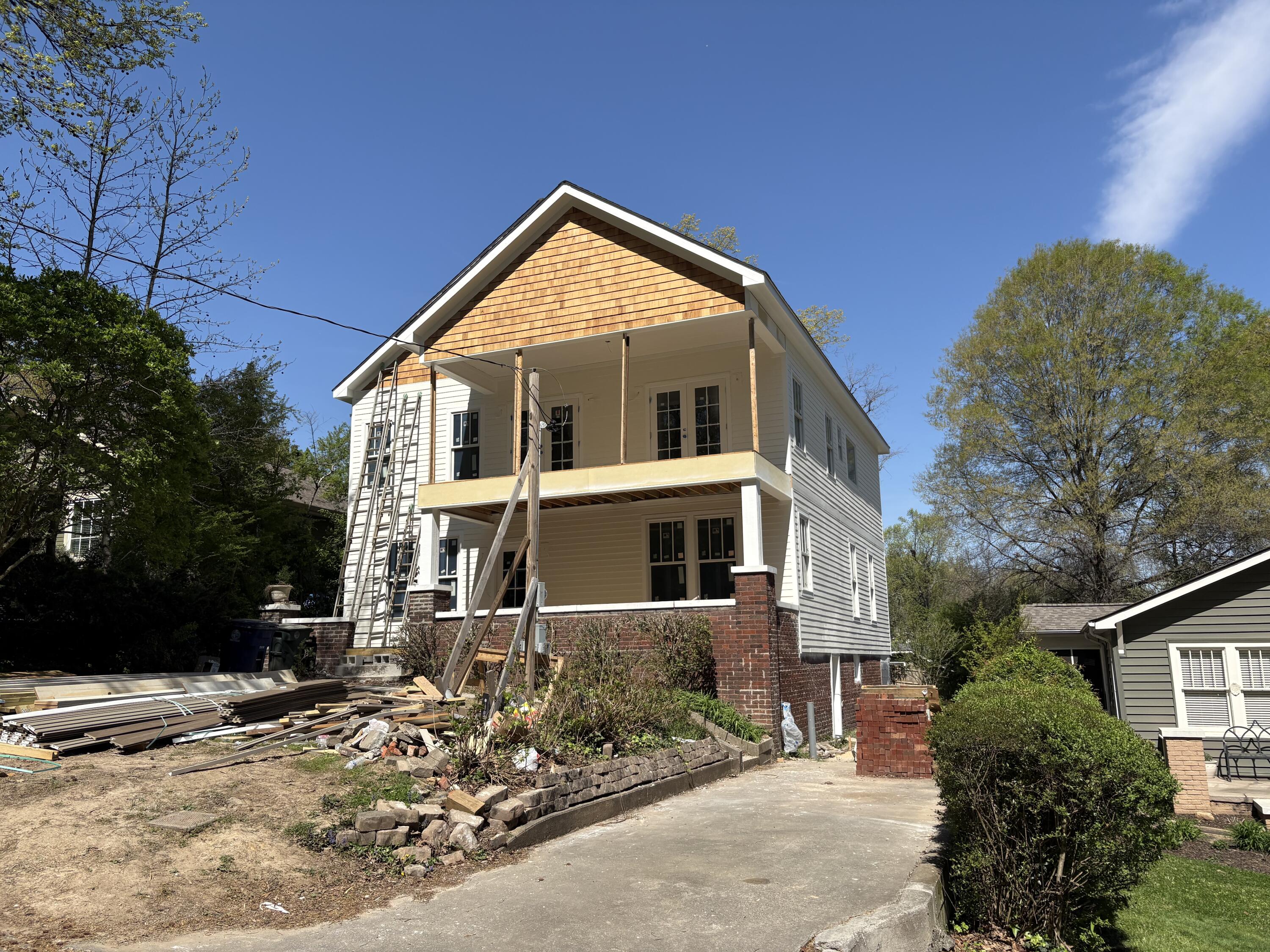 907 Sterling Avenue