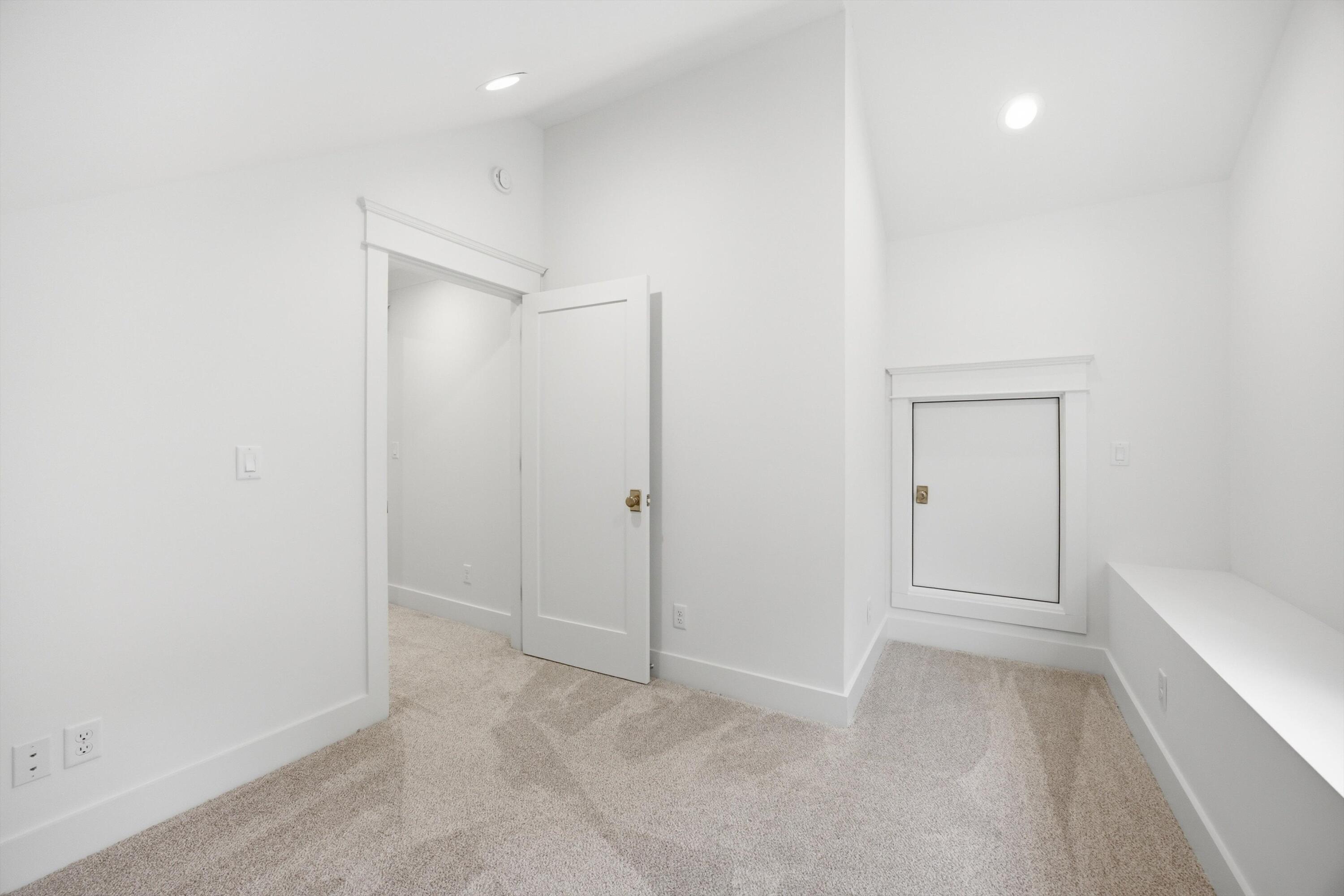 907 Sterling Avenue