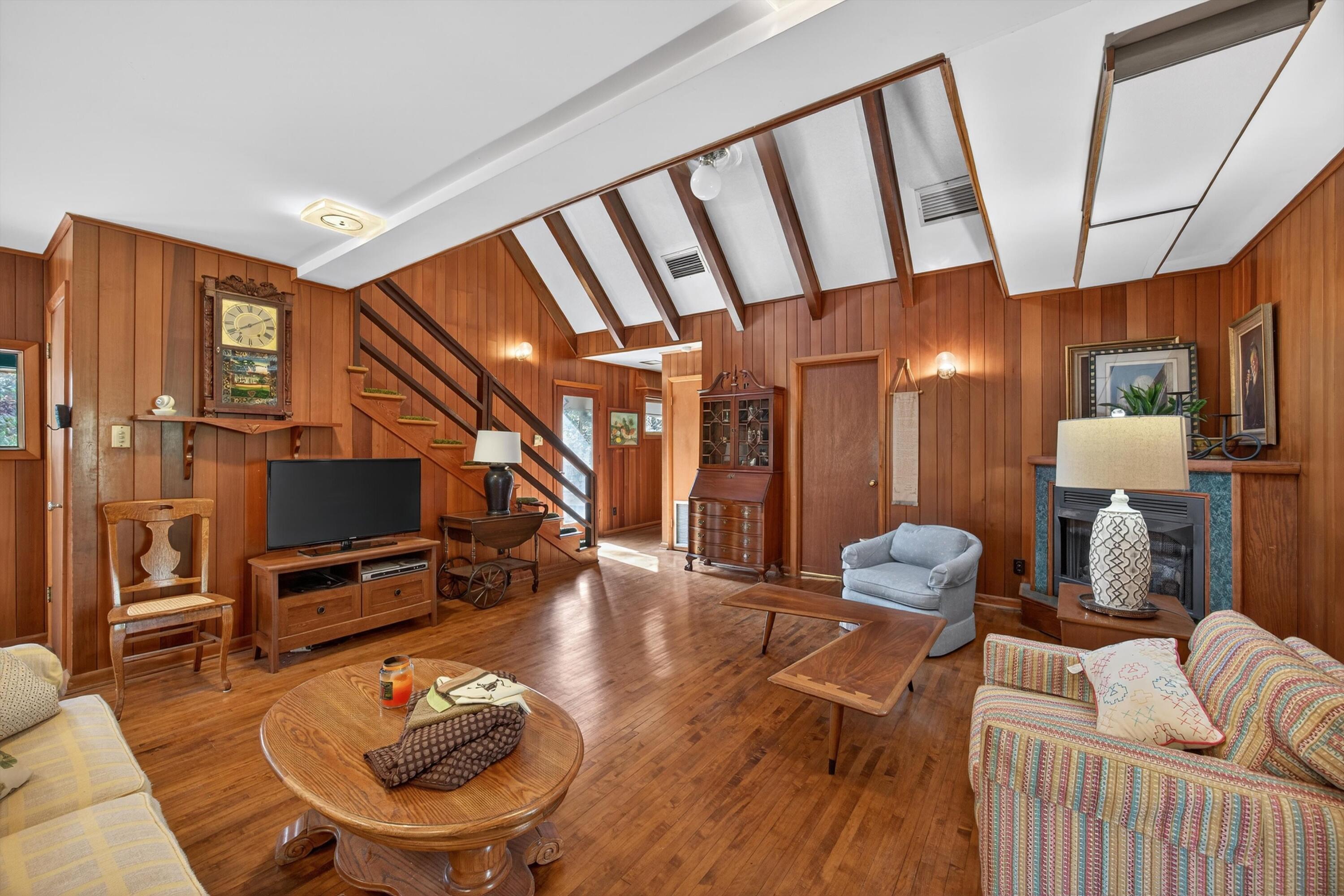 1301 Swann Drive