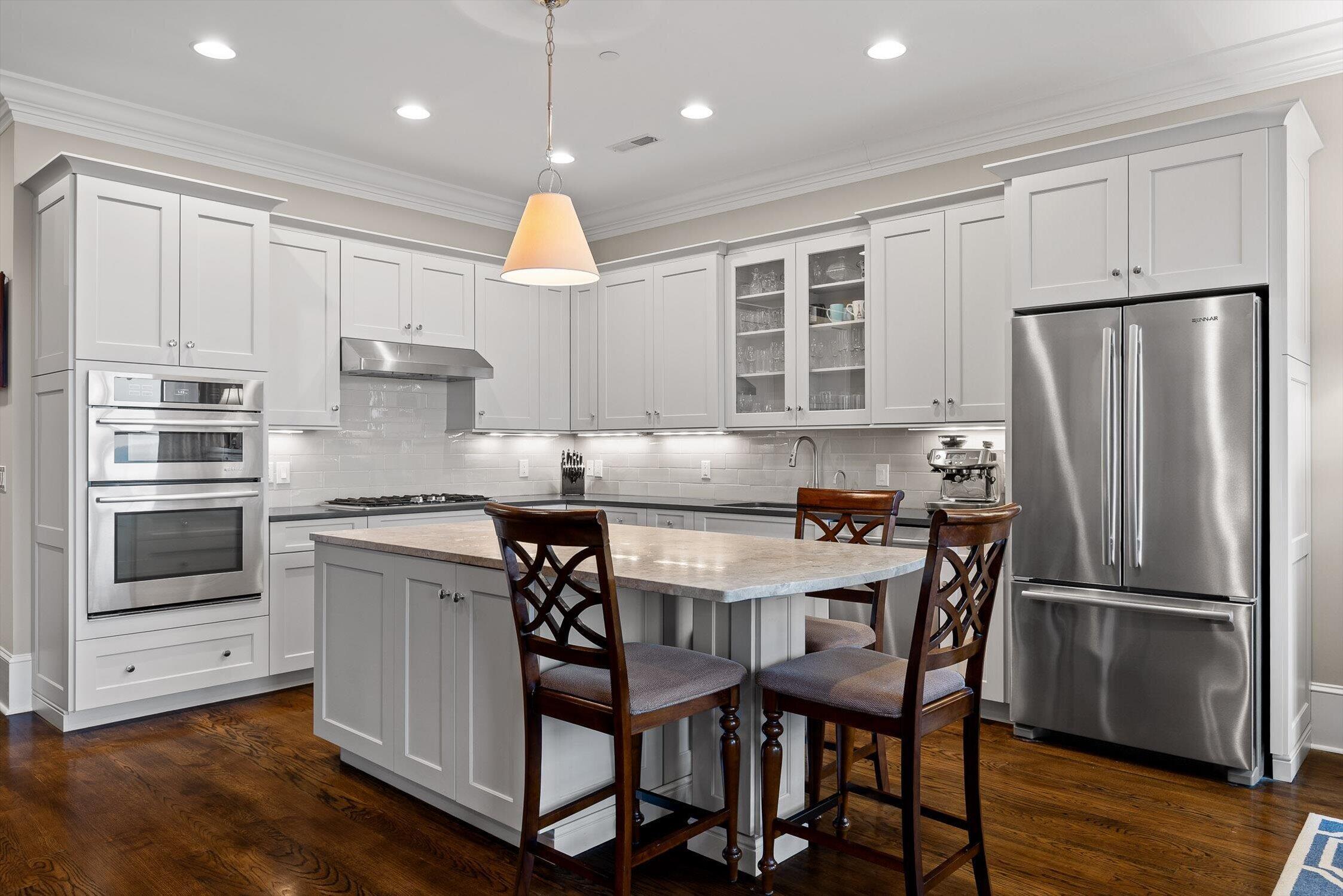 554 Whitehall Road, 110