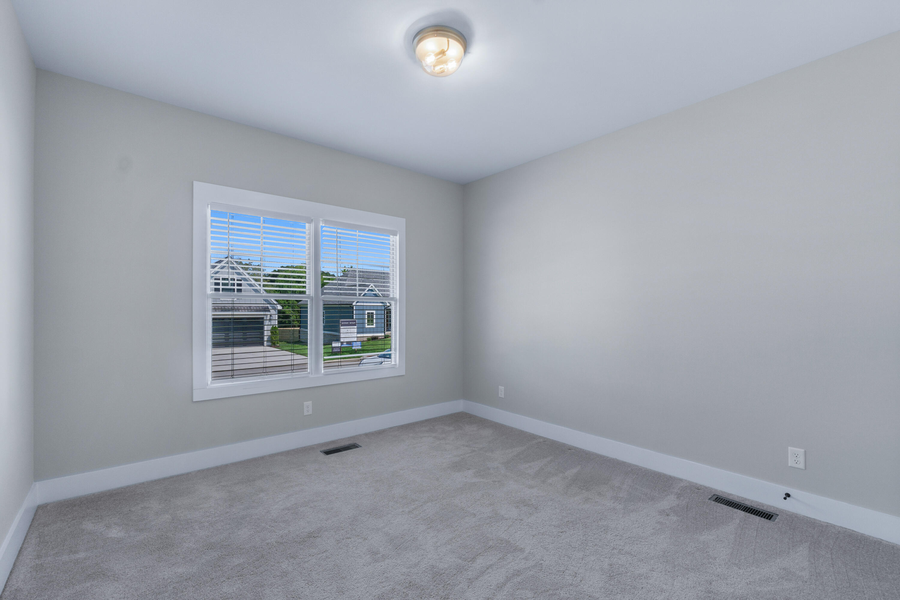 7582 Paxton Circle
