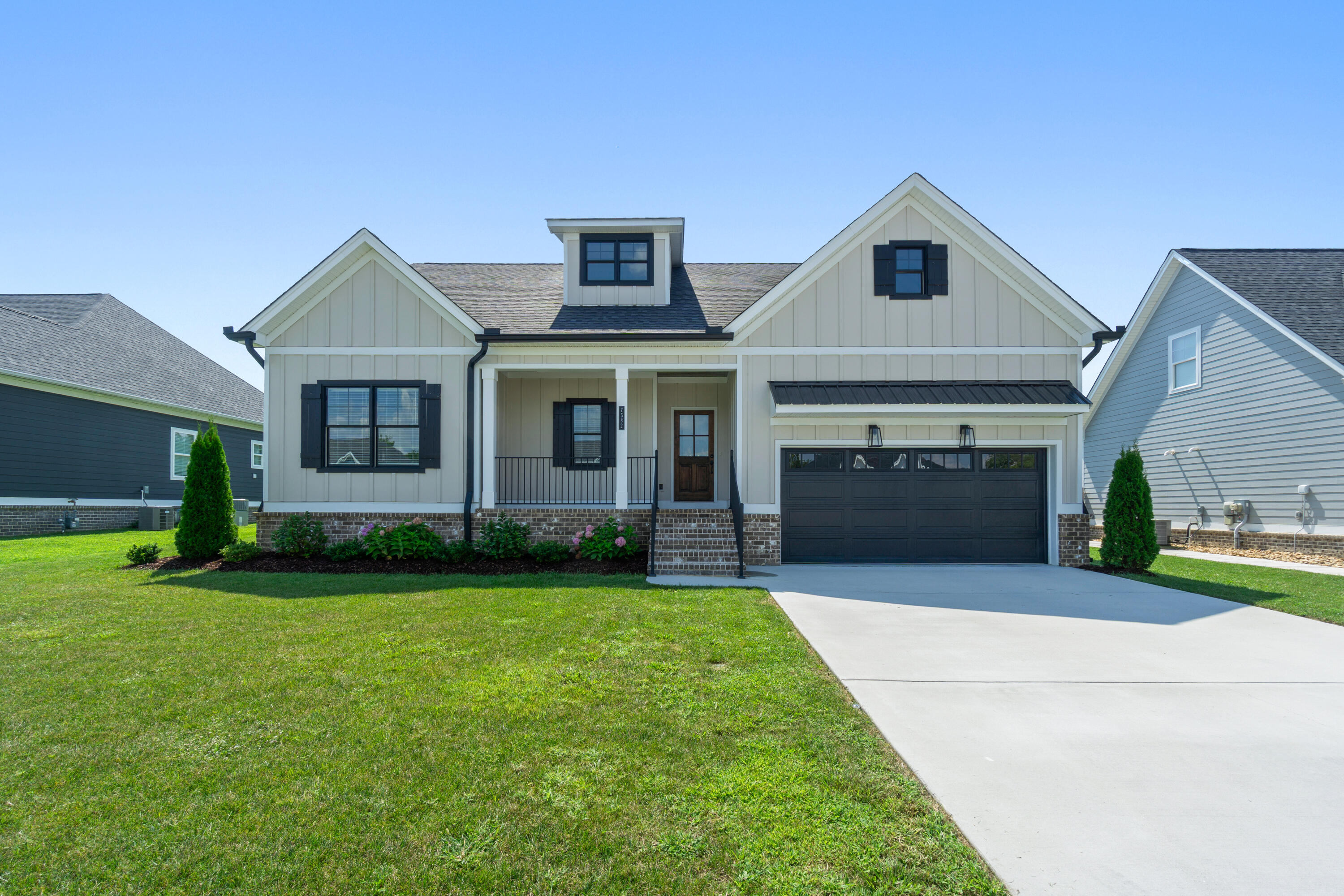 7582 Paxton Circle