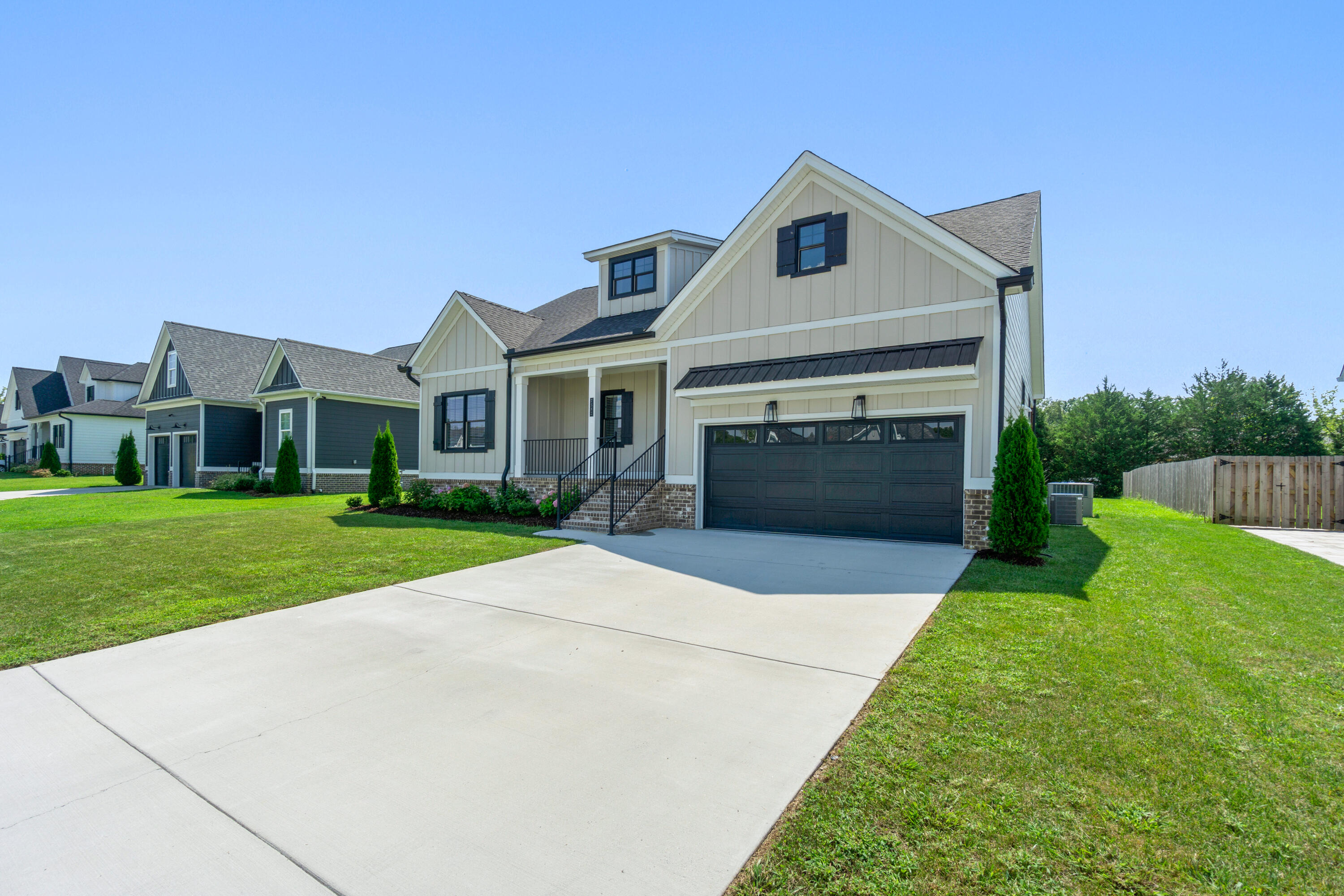 7582 Paxton Circle