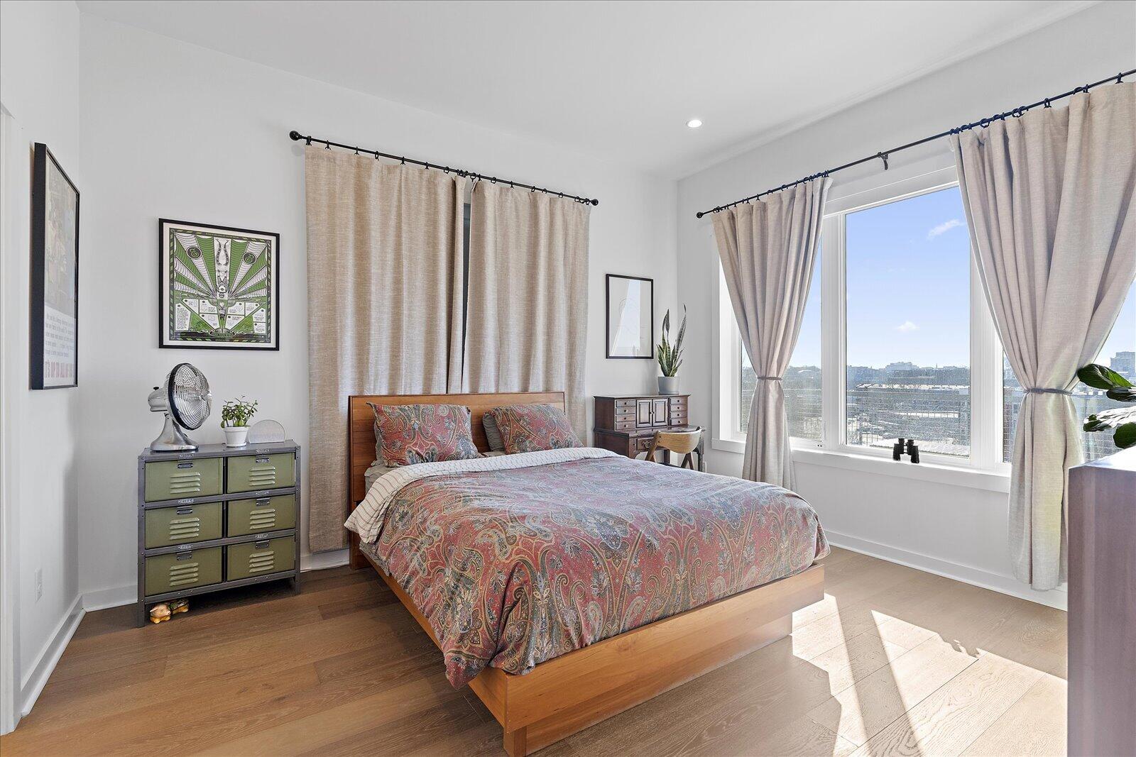 411 Fairpoint Street, 202