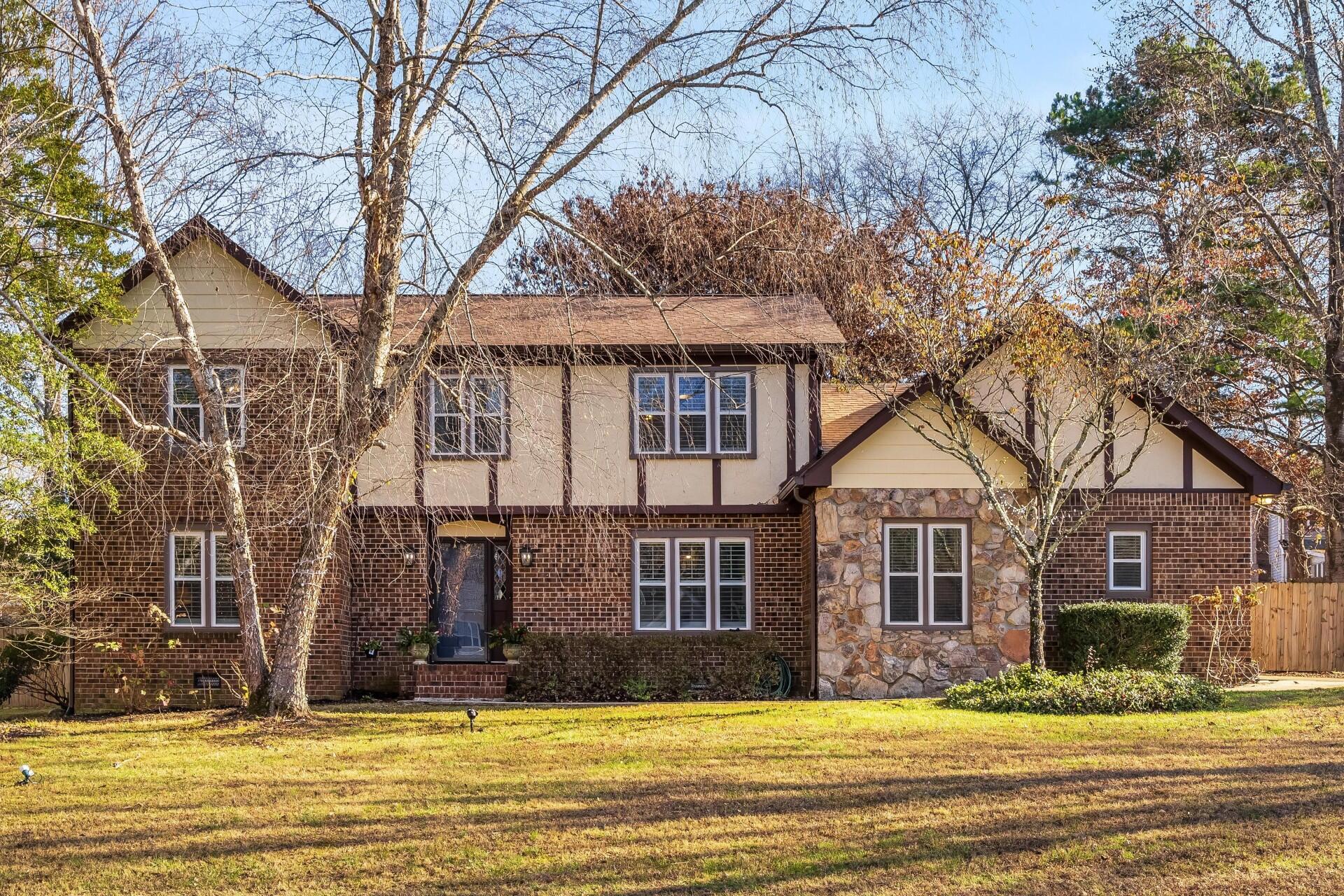 1917 Colonial Way Circle
