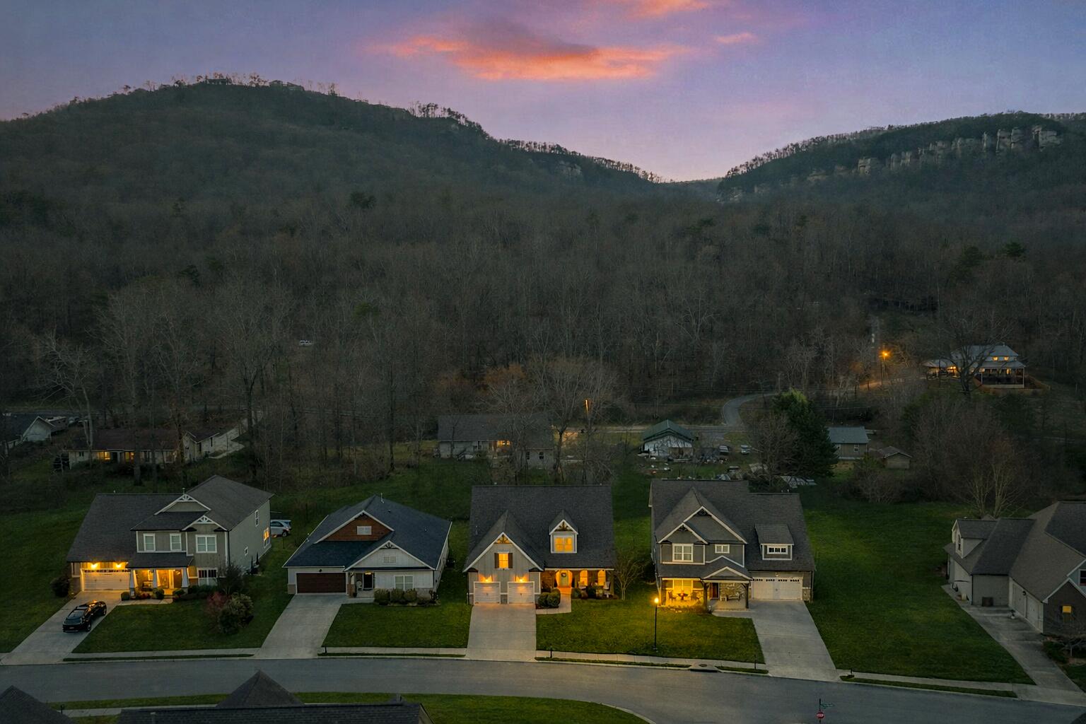 595 Deer Valley Dr