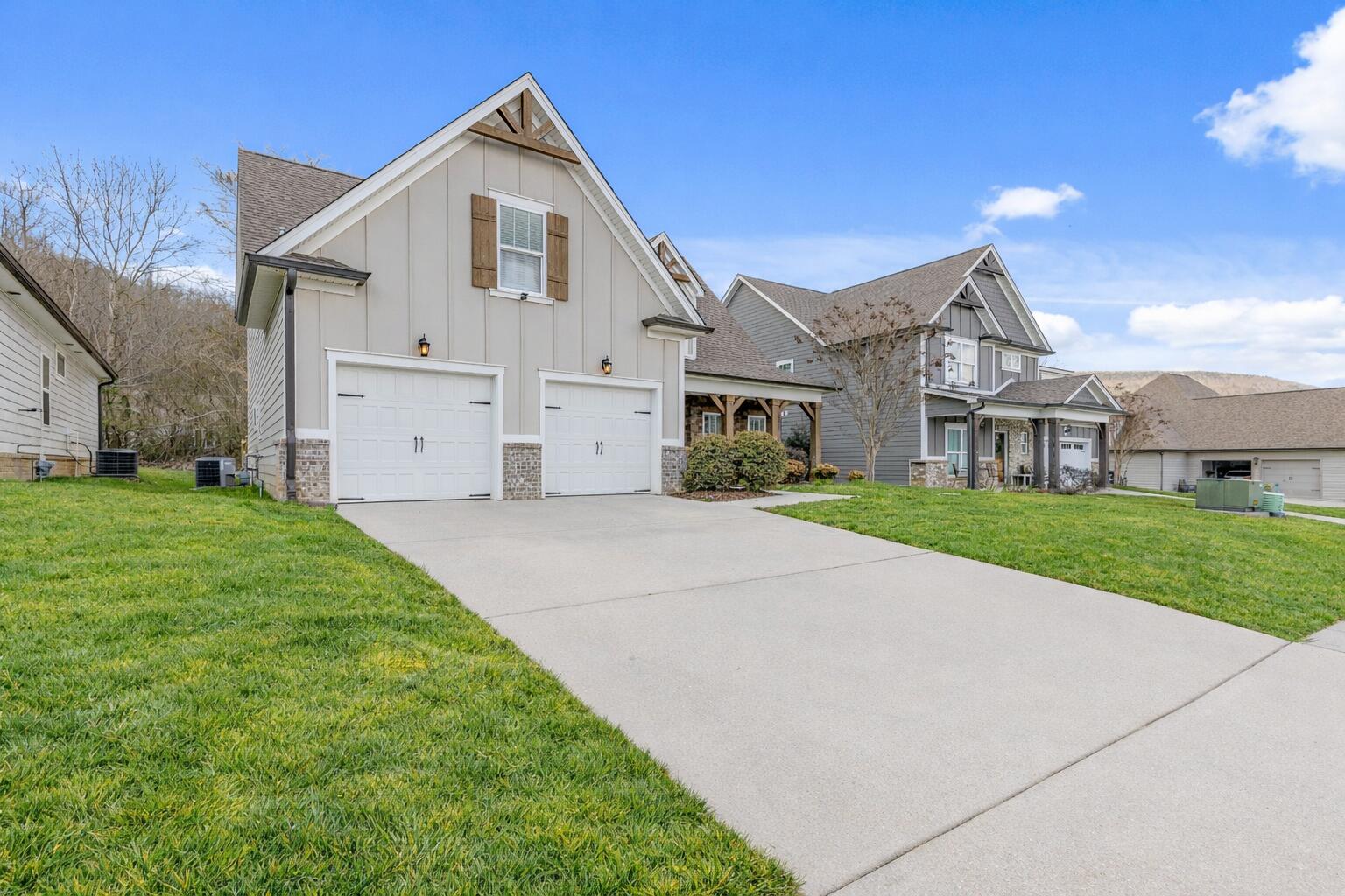 595 Deer Valley Dr