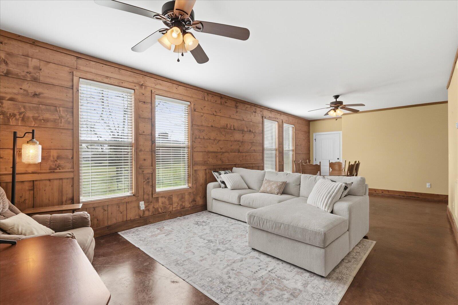 2322 Gale Lane