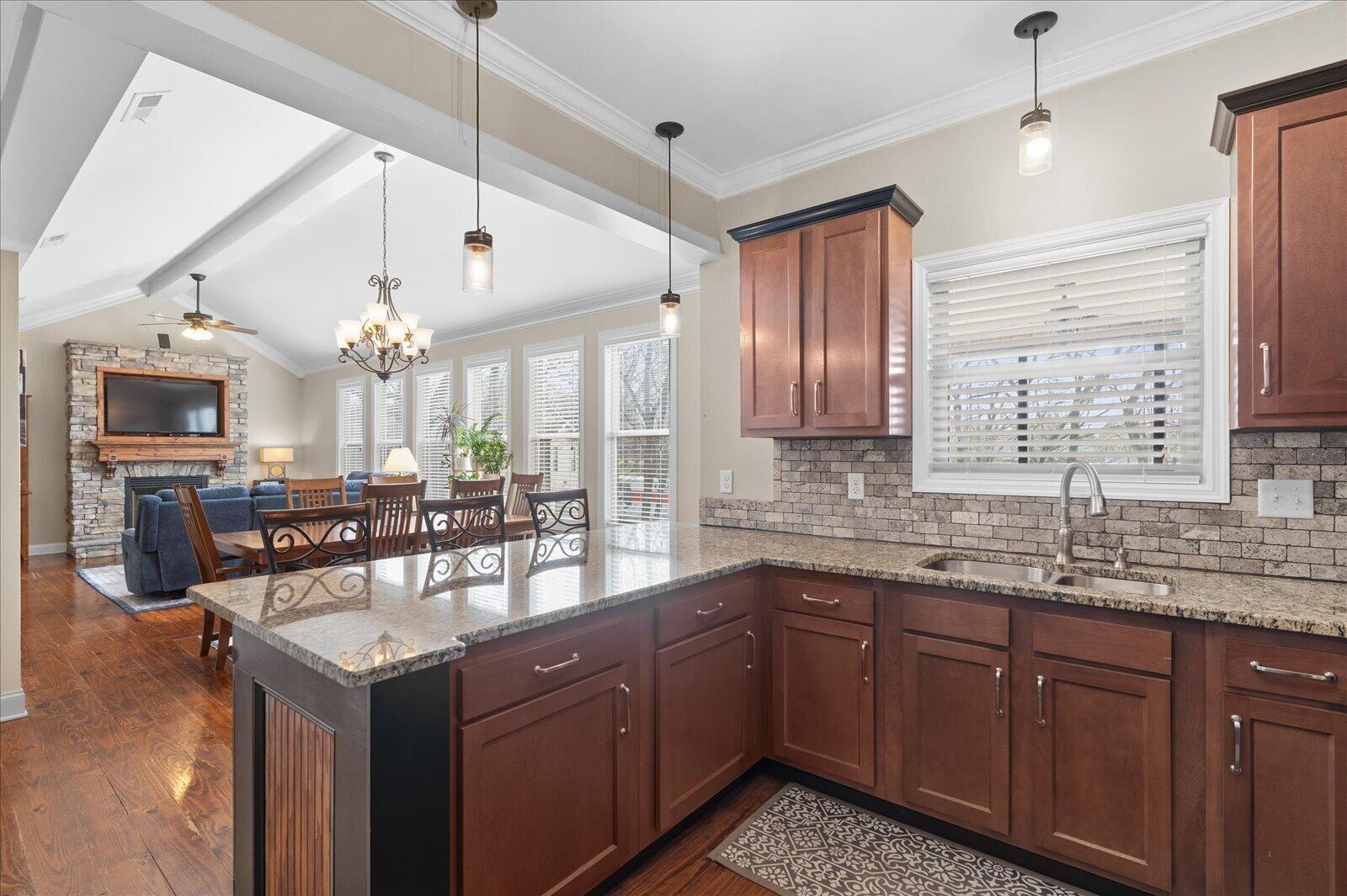 2322 Gale Lane