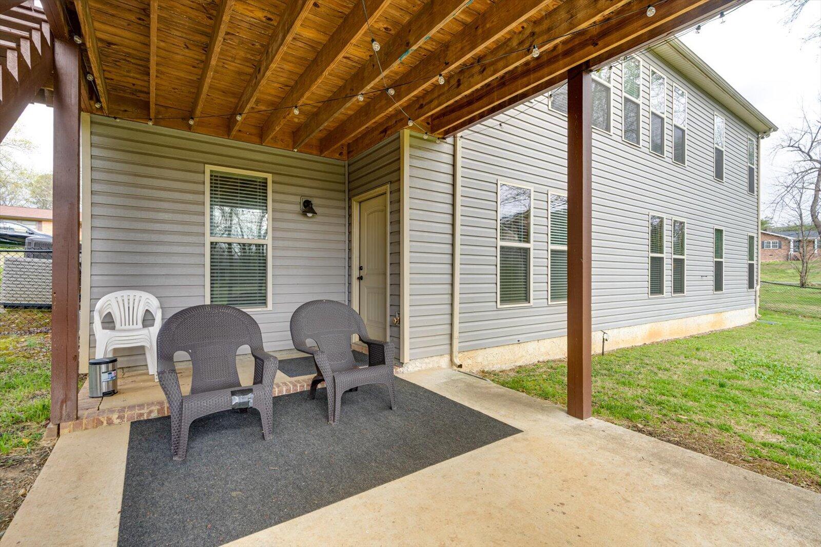 2322 Gale Lane