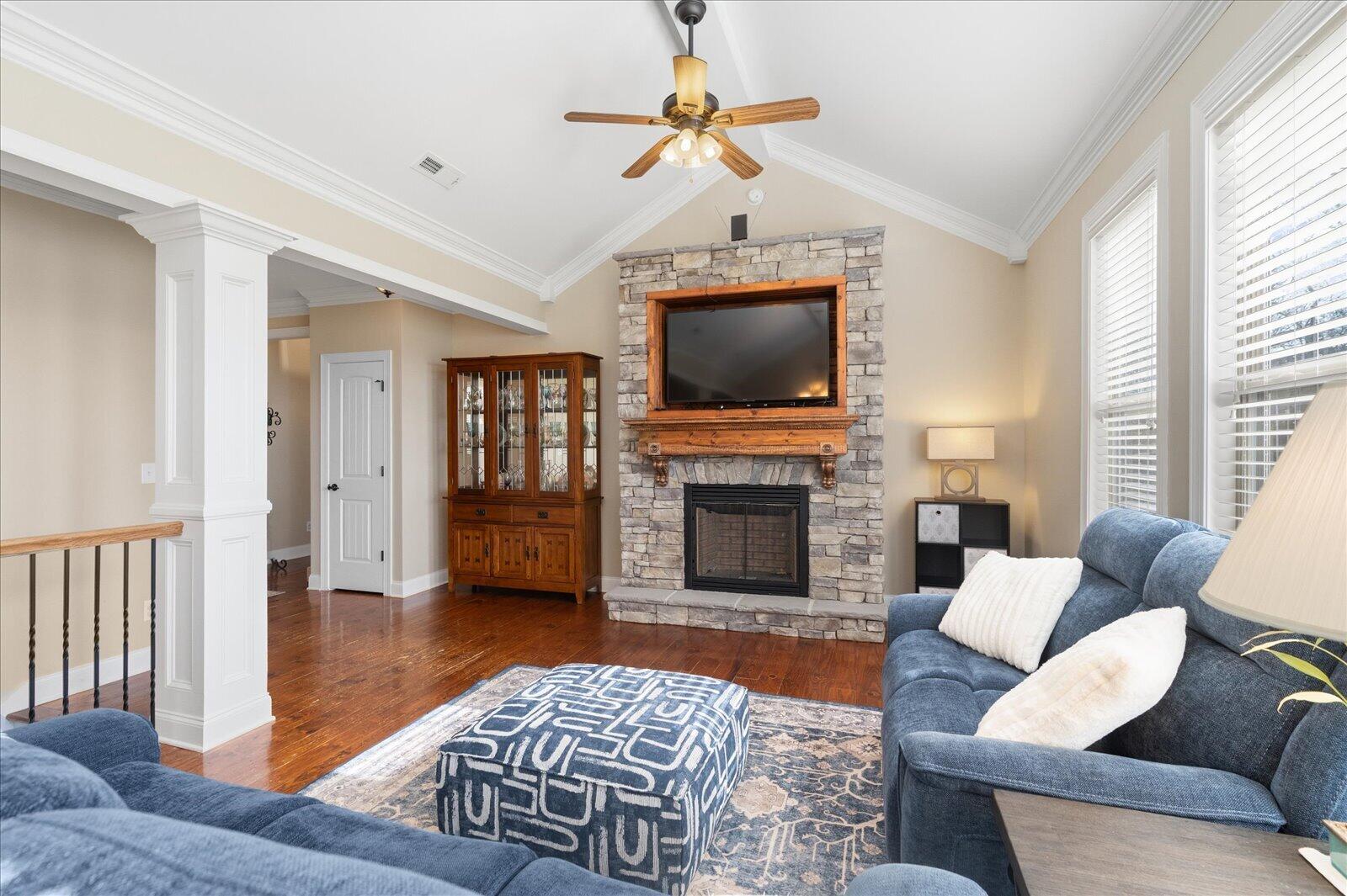 2322 Gale Lane