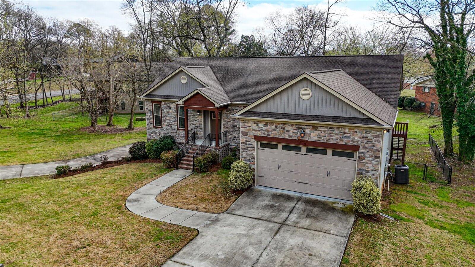 2322 Gale Lane