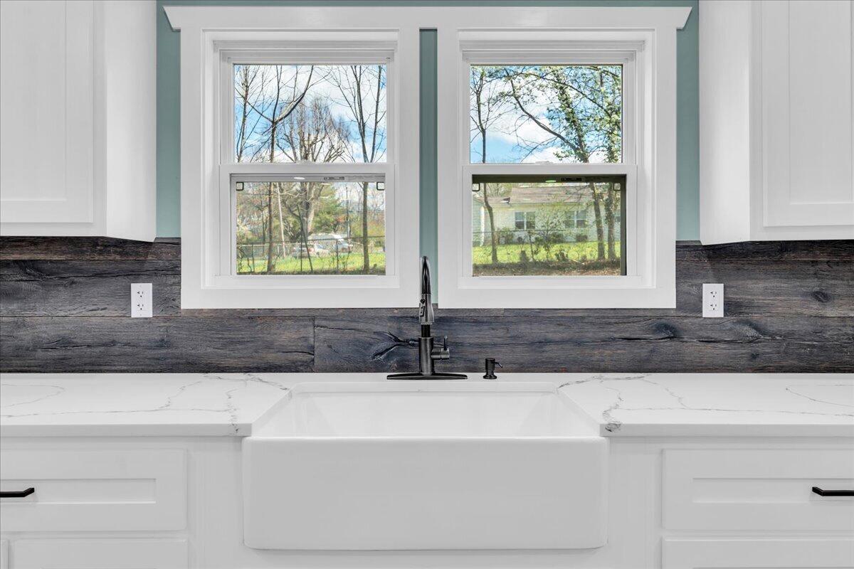 2645 Woodland Drive SE