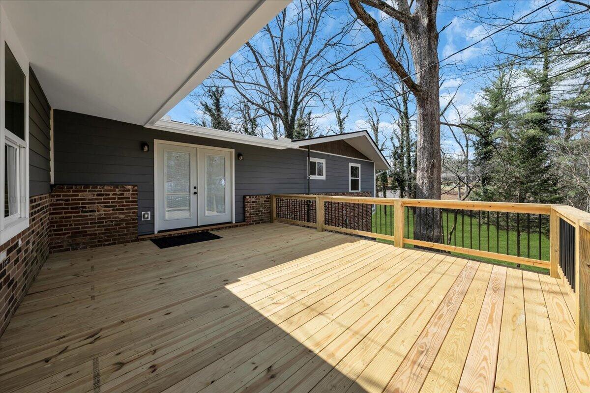 2645 Woodland Drive SE