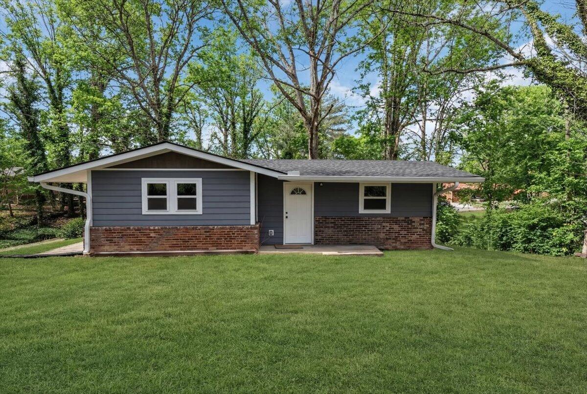 2645 Woodland Drive SE