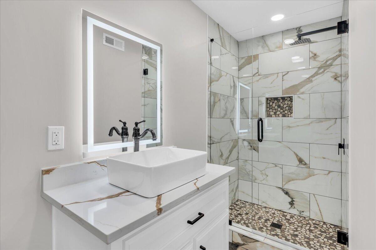 2645 Woodland Drive SE