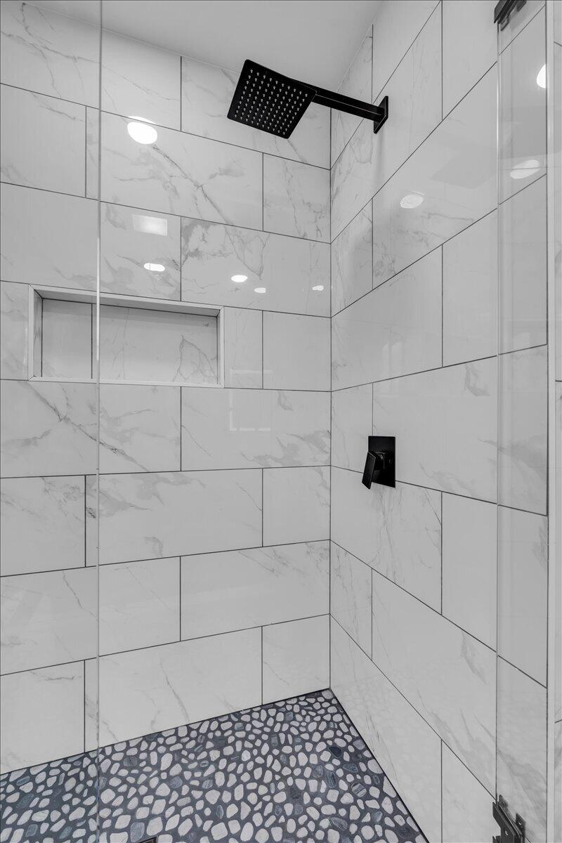 2645 Woodland Drive SE