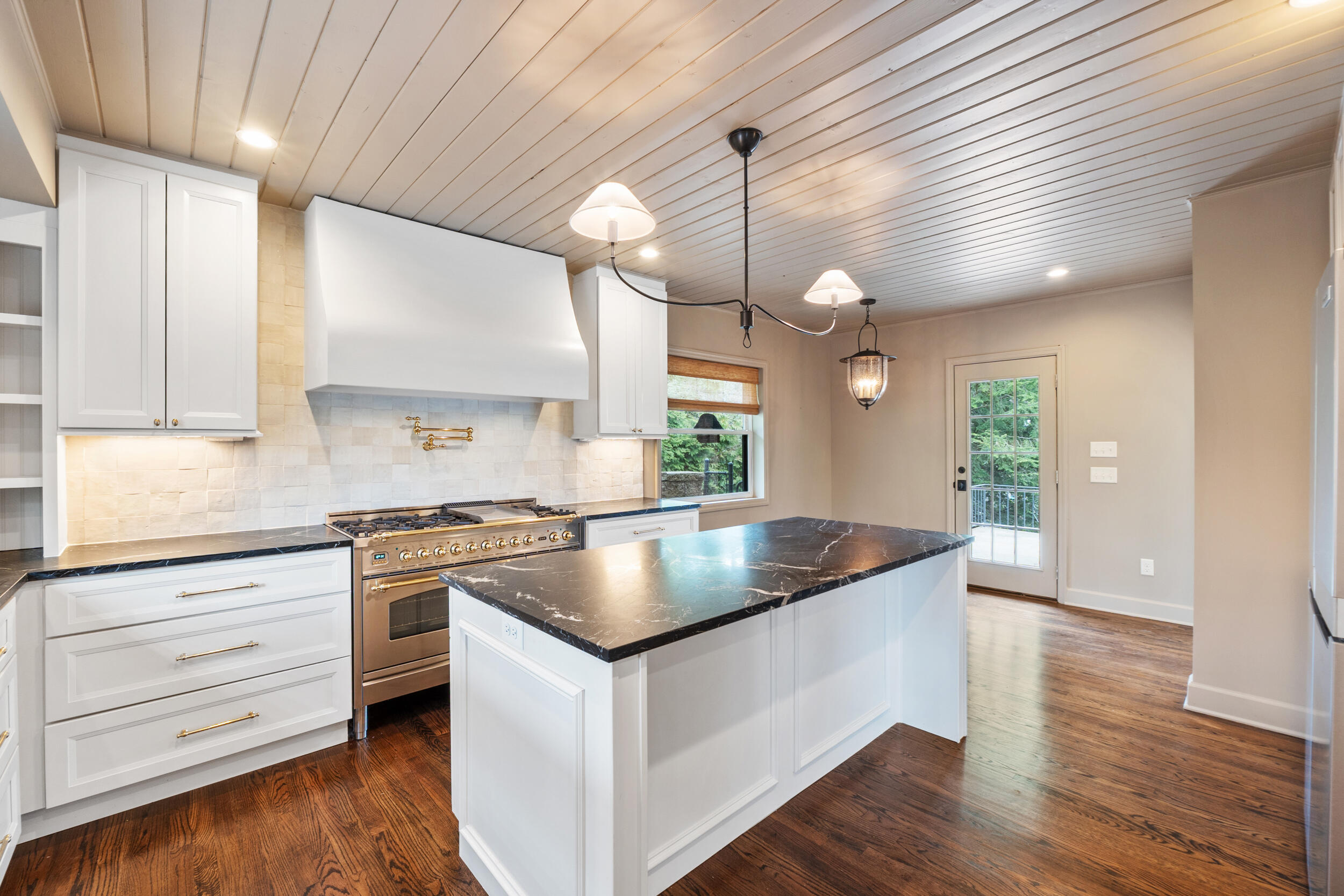 1715 Hixson Pike