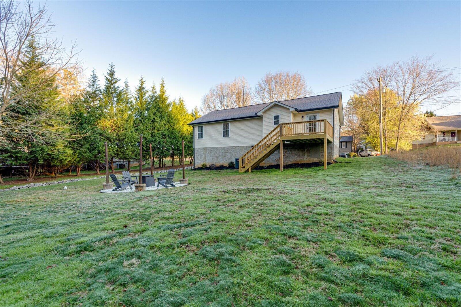 203 Darvin Lane, LaFayette