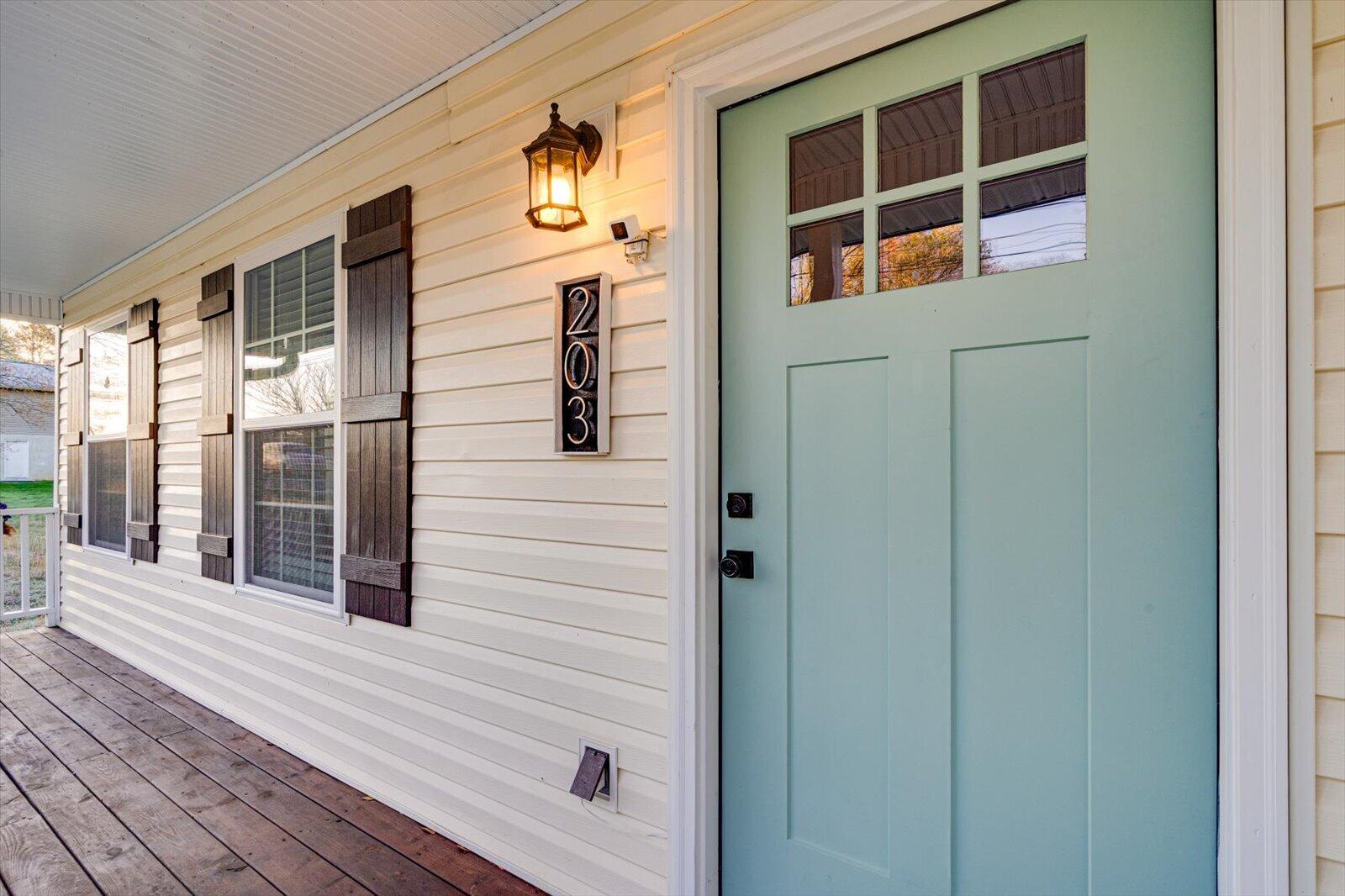 203 Darvin Lane, LaFayette