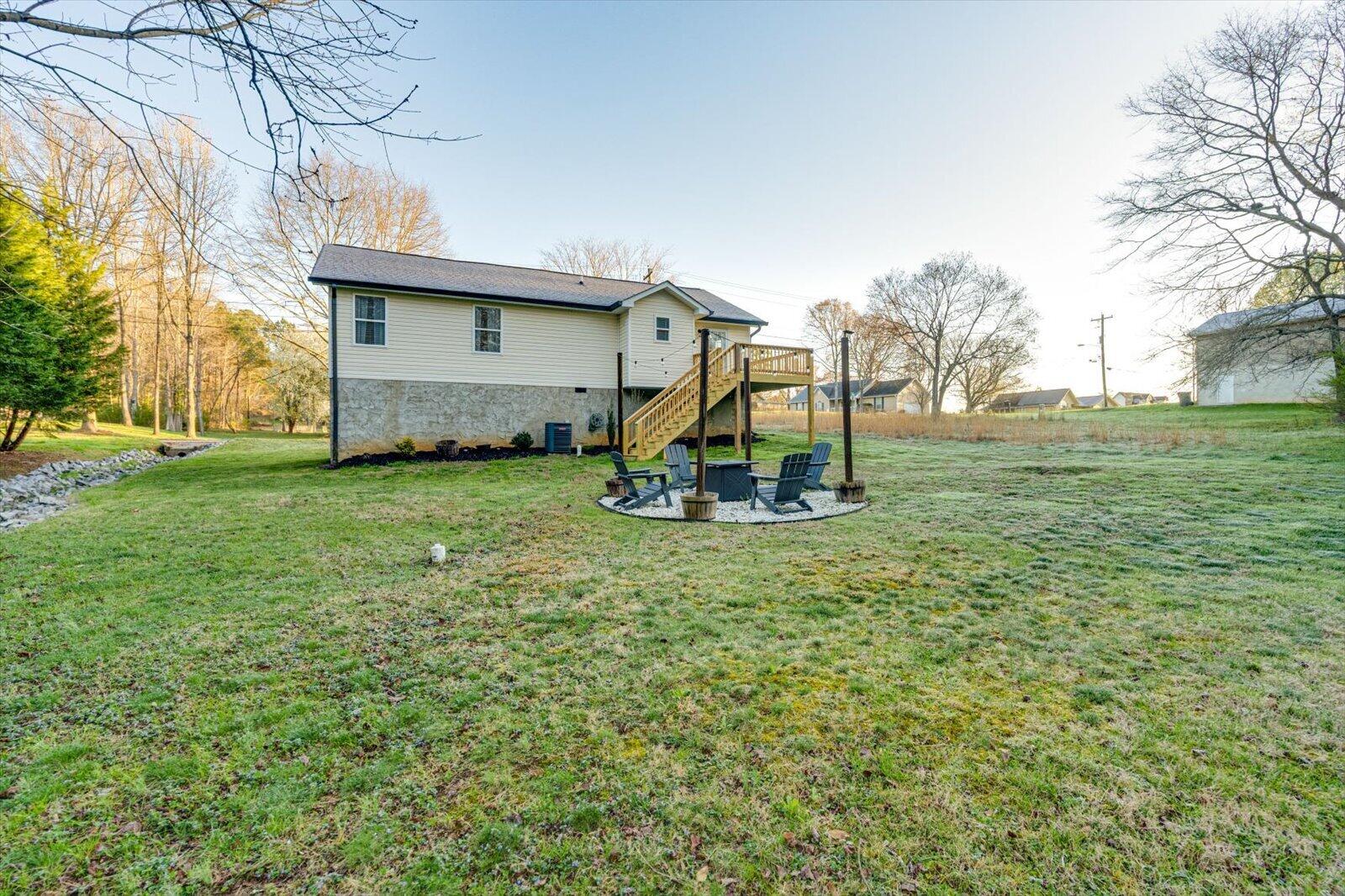 203 Darvin Lane, LaFayette