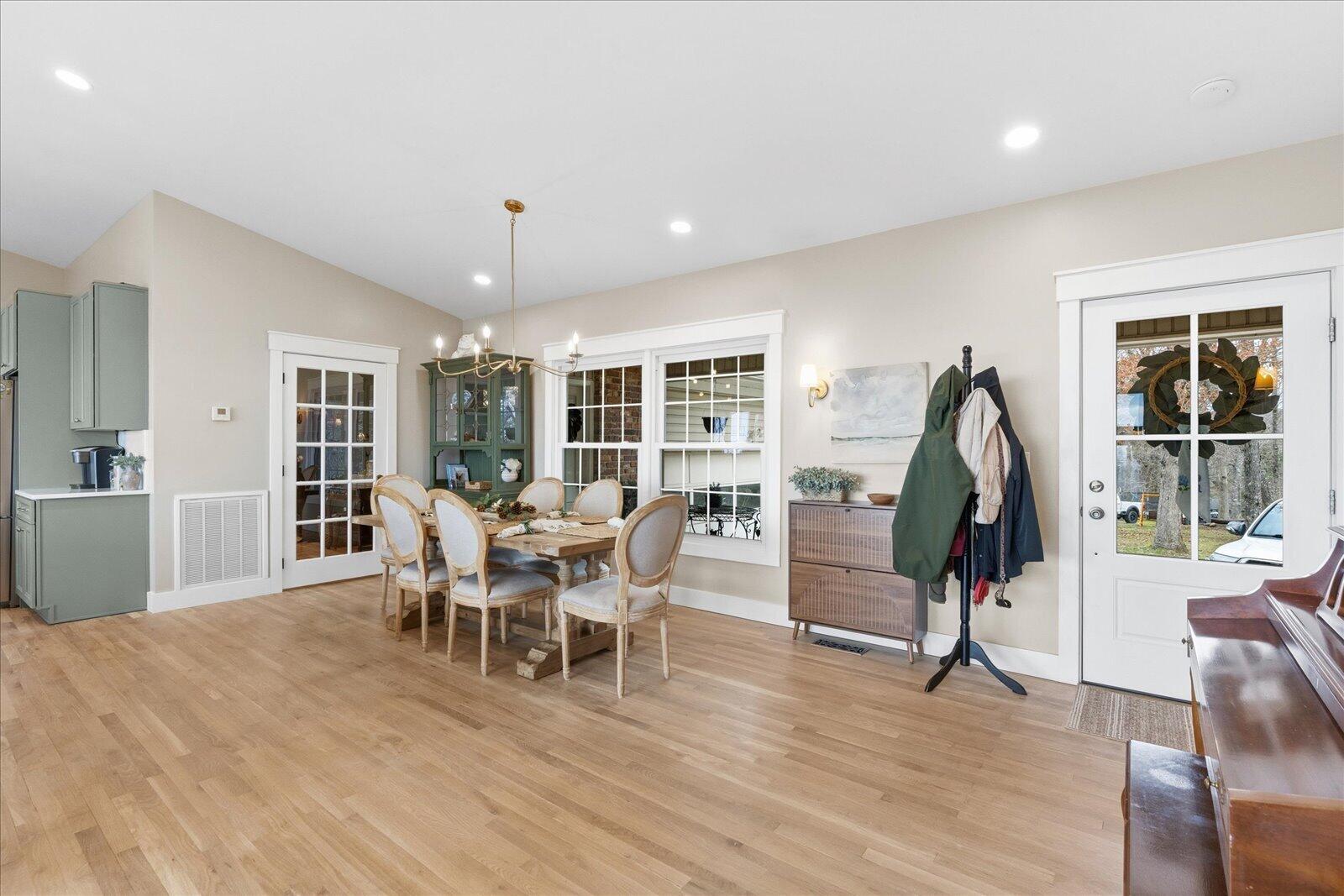 6216 Forest Park Drive