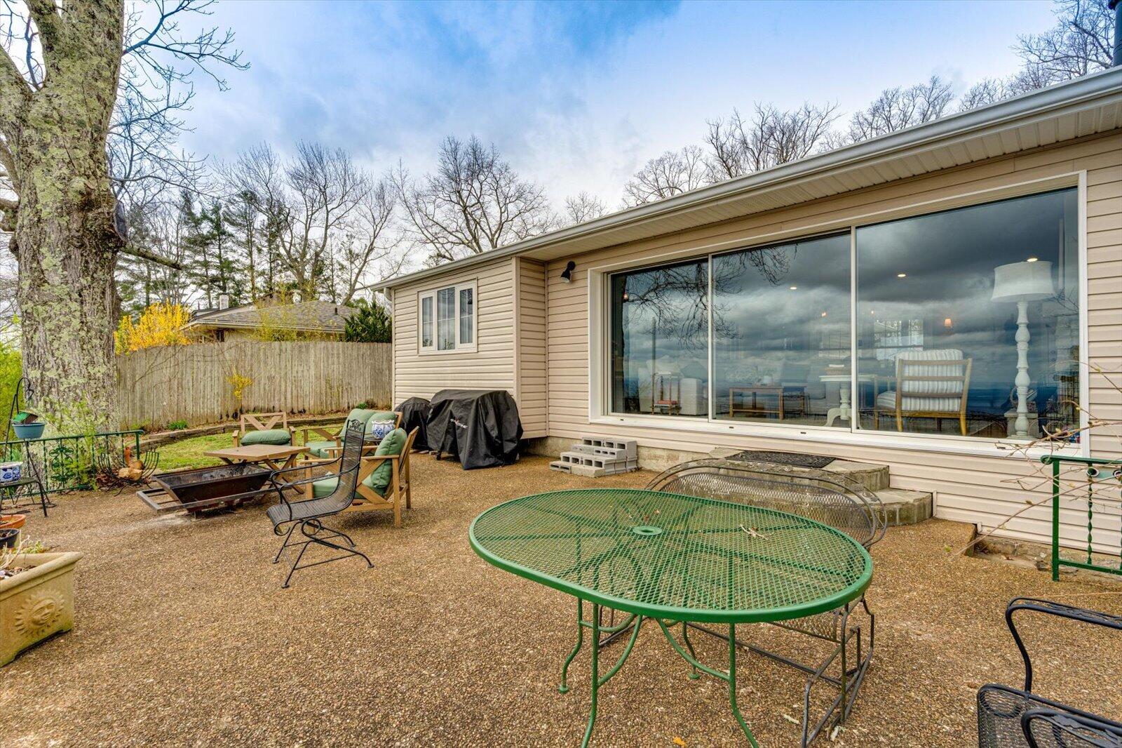6216 Forest Park Drive