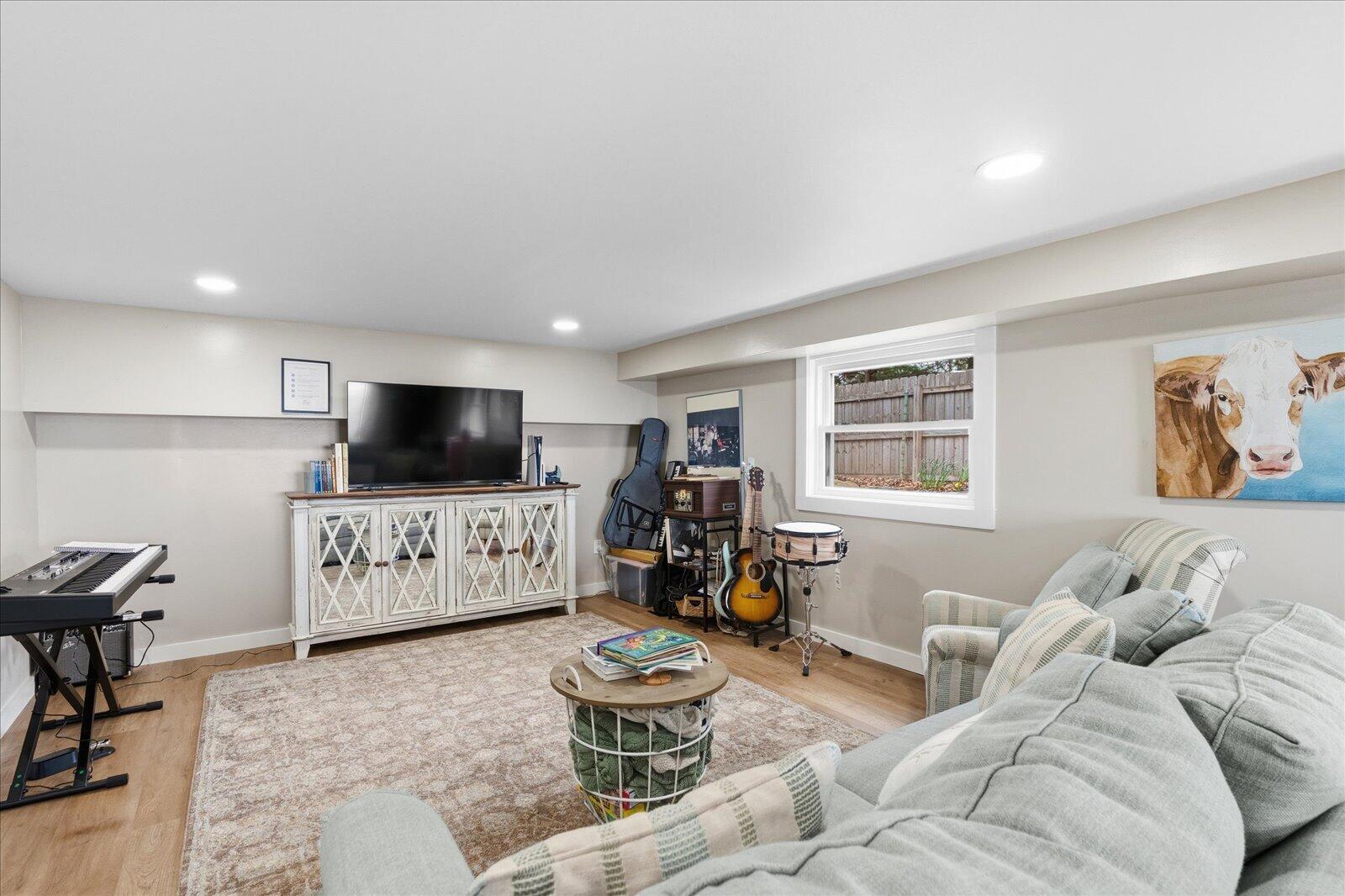 6216 Forest Park Drive