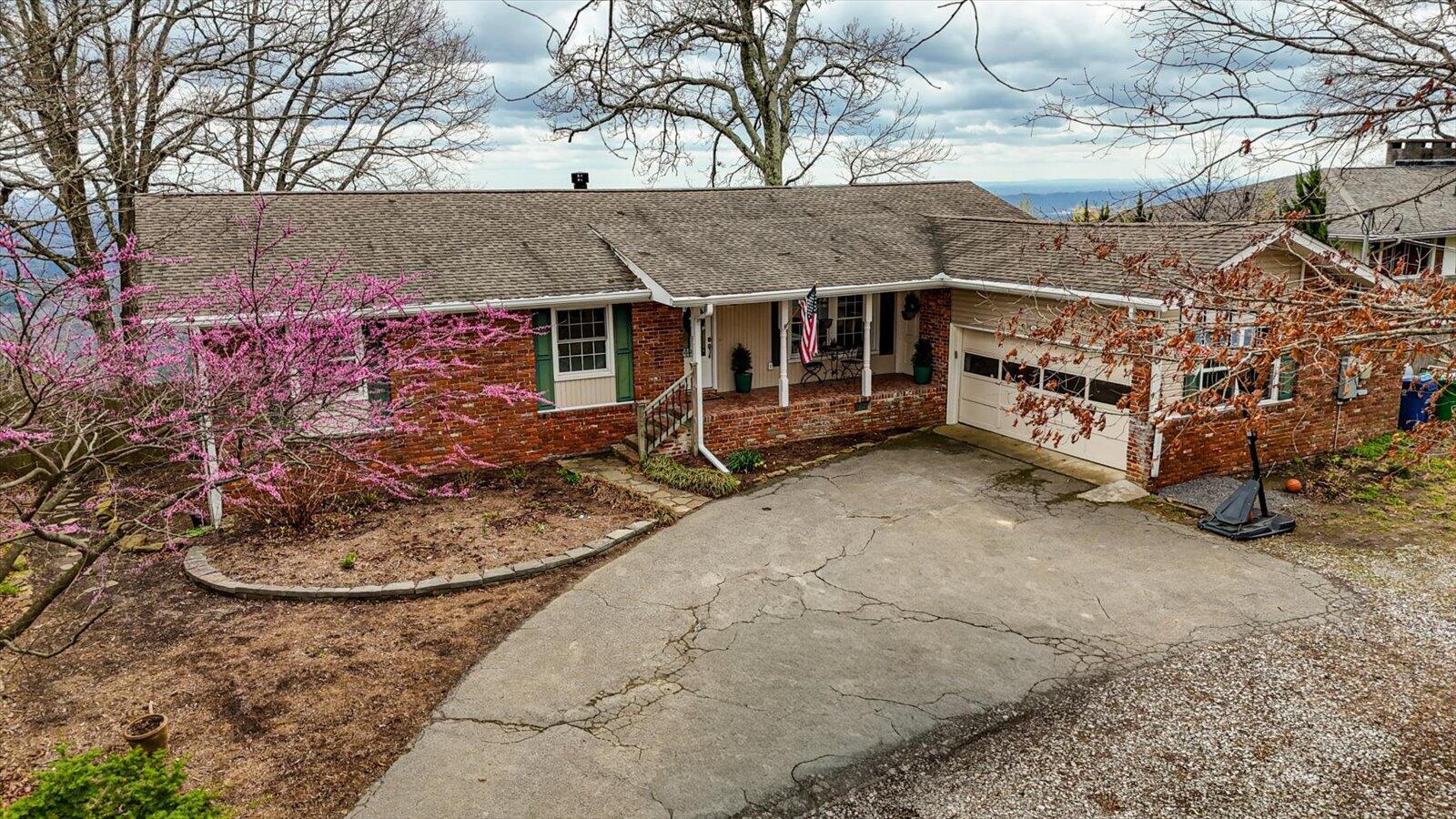6216 Forest Park Drive