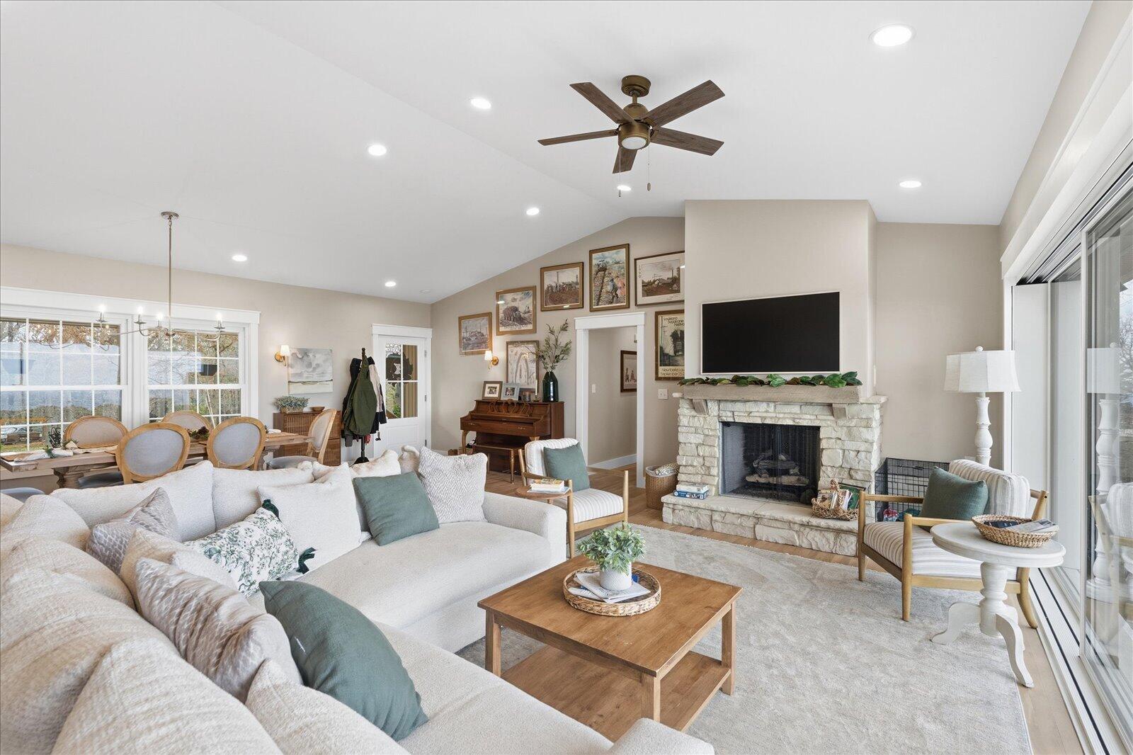 6216 Forest Park Drive