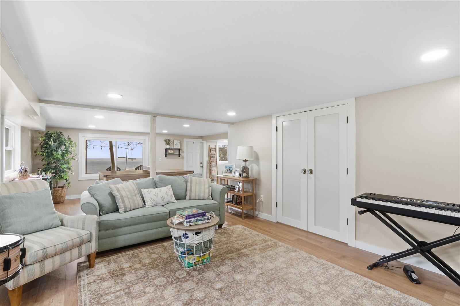 6216 Forest Park Drive