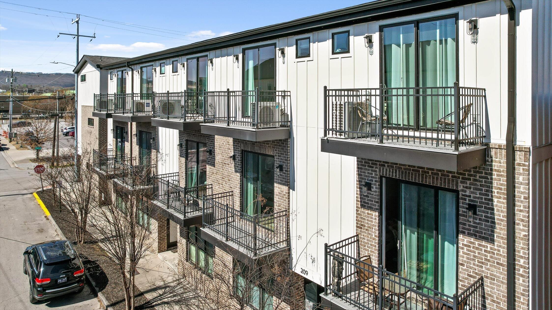 209 W 16th Street