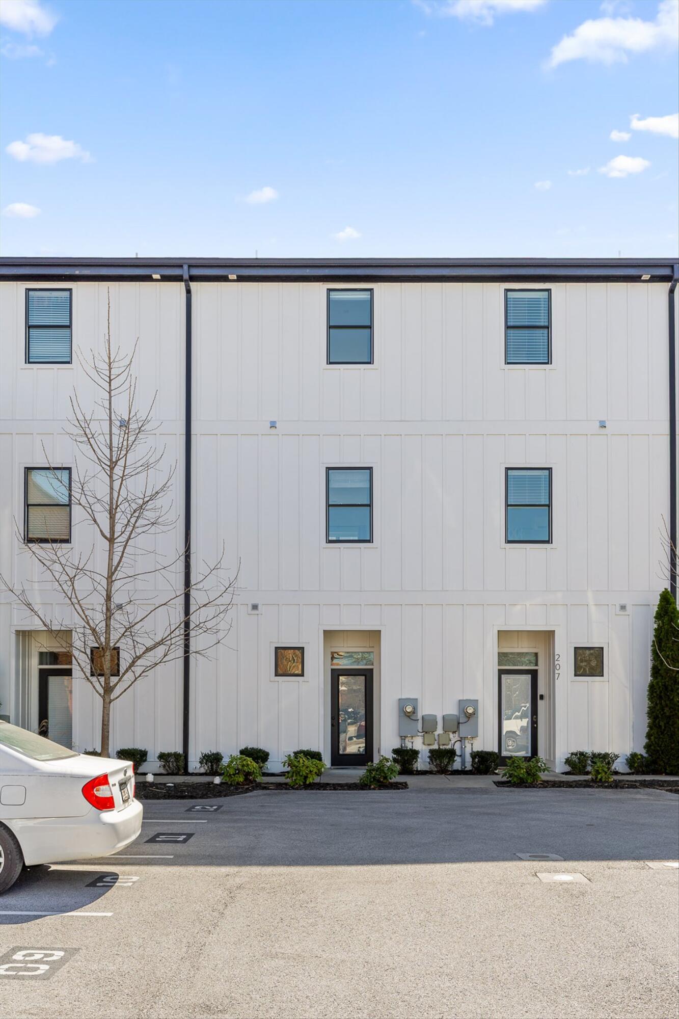 209 W 16th Street