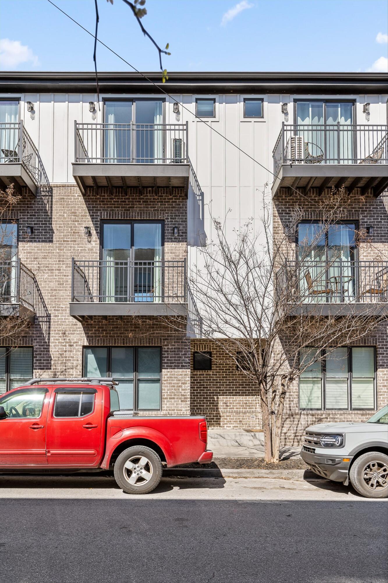 209 W 16th Street