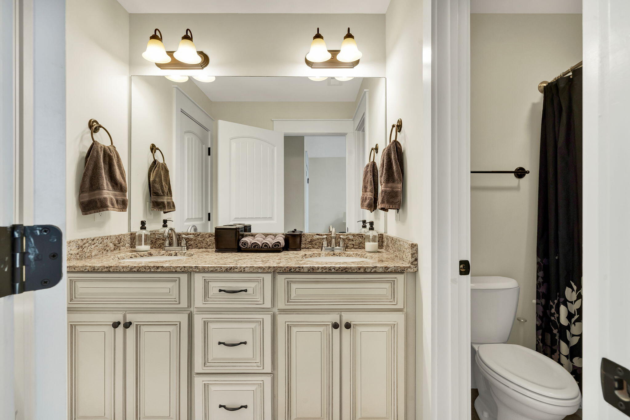 4517 Wellesley Drive