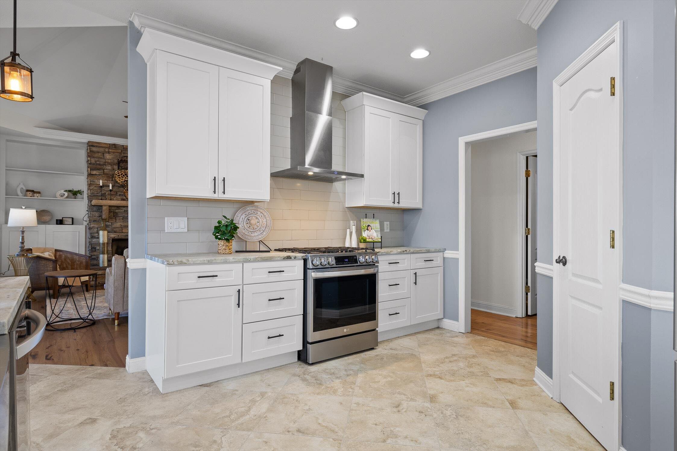 140 Thorncrest Drive