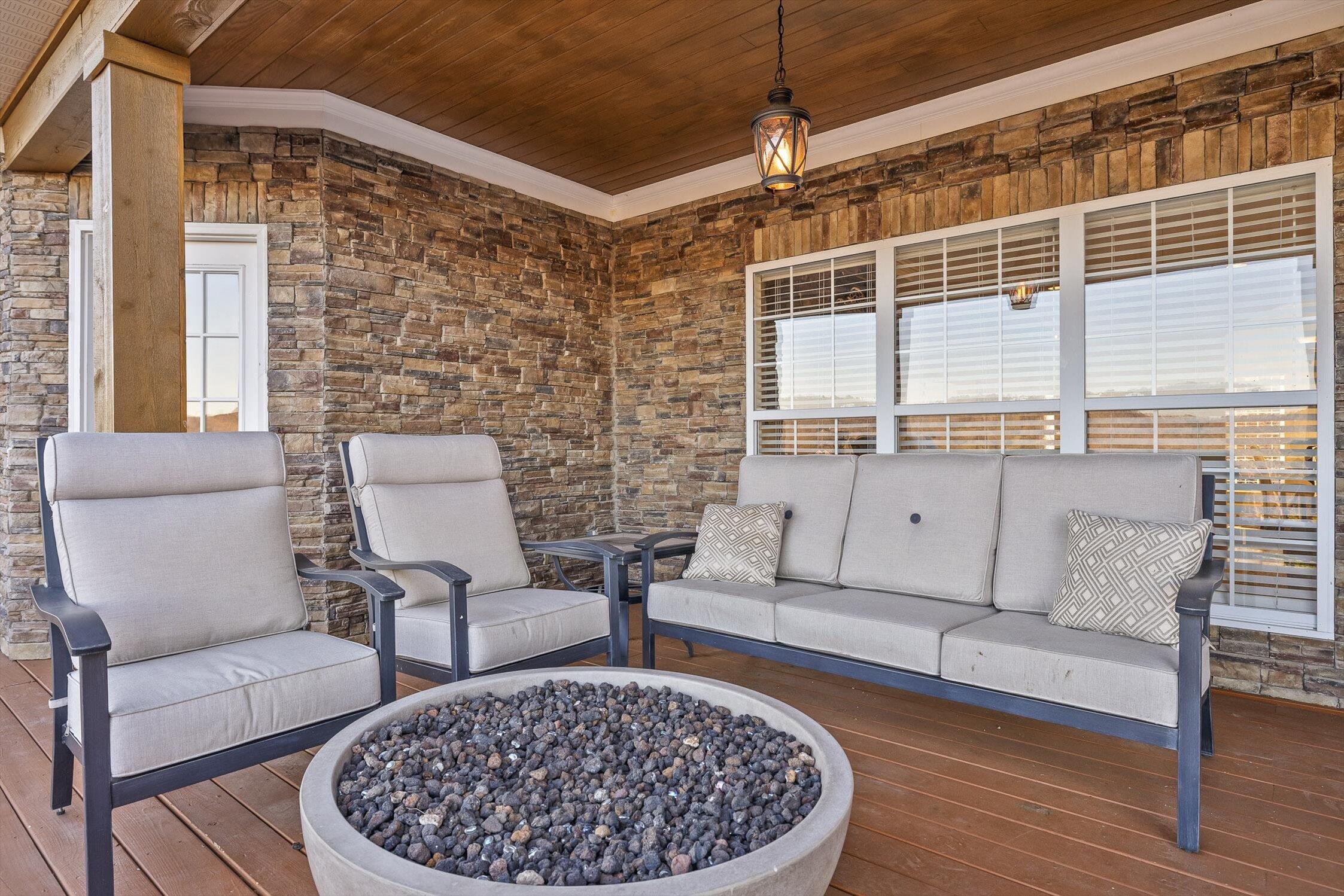 140 Thorncrest Drive