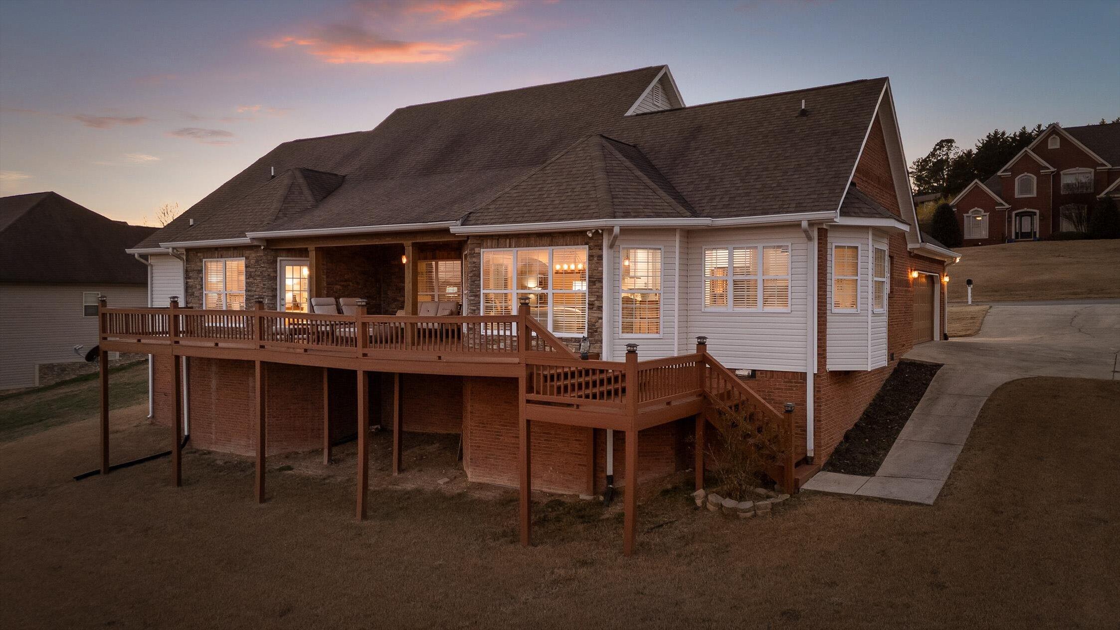 140 Thorncrest Drive