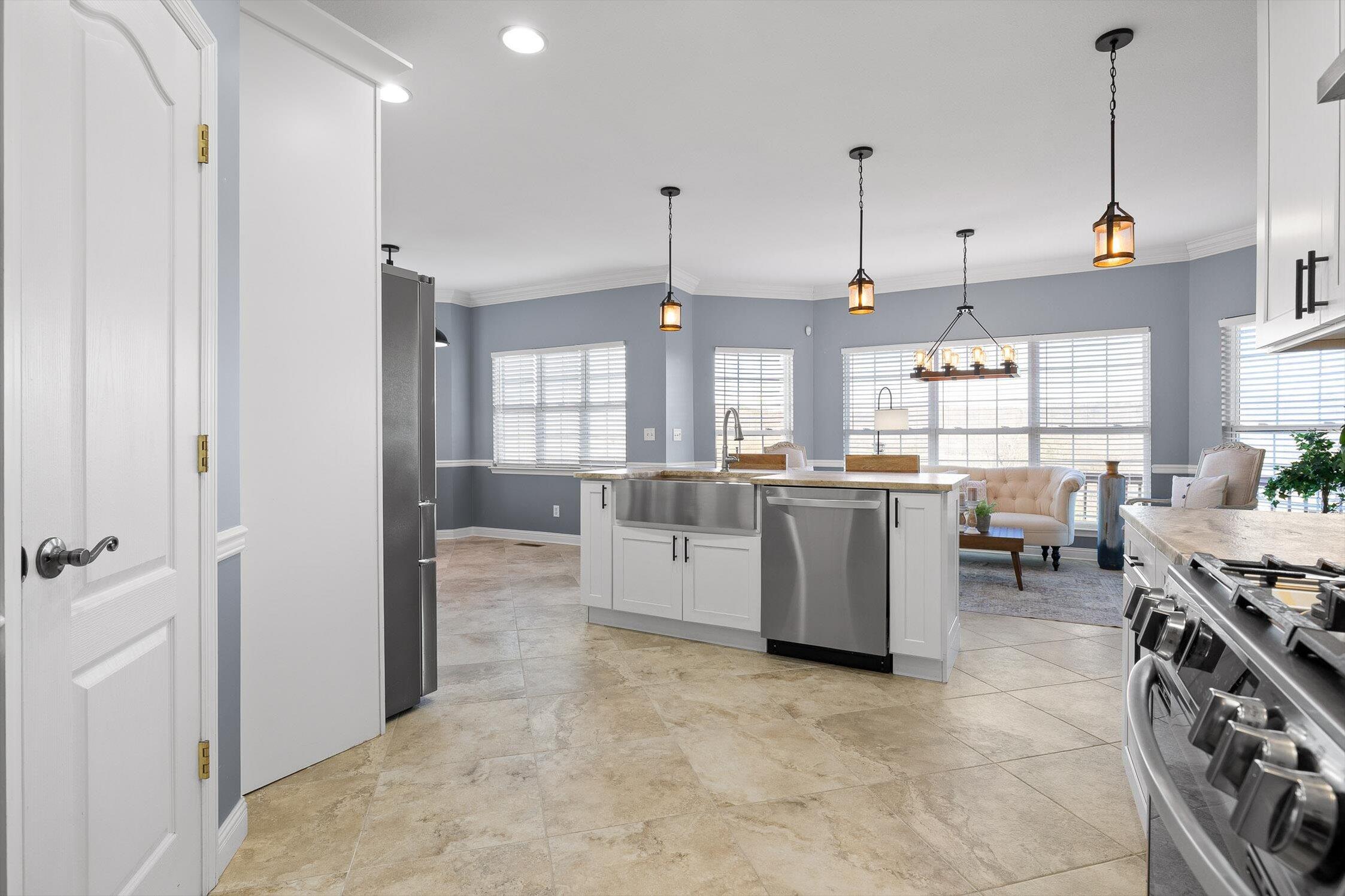 140 Thorncrest Drive