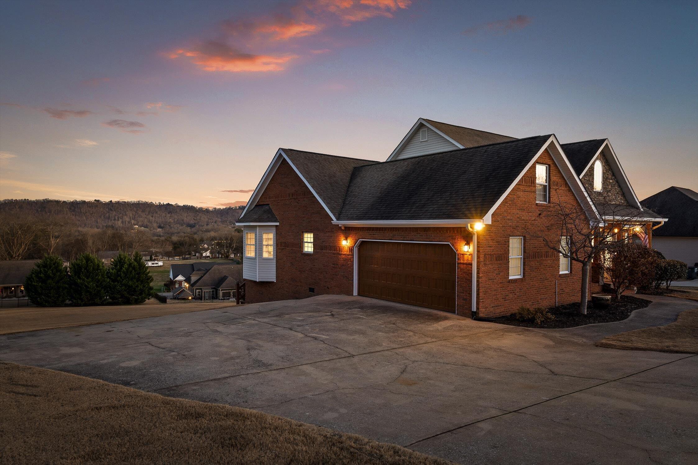 140 Thorncrest Drive