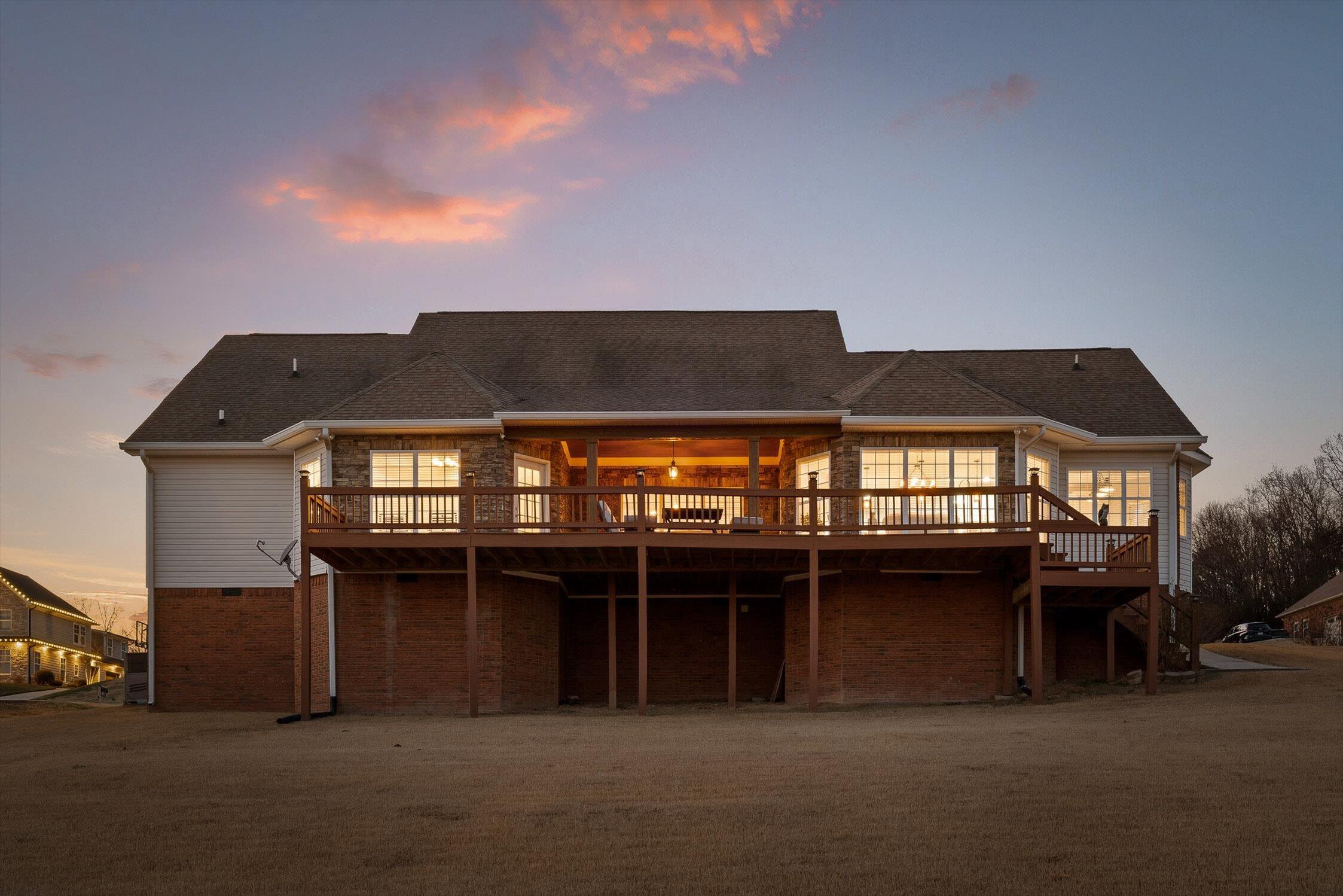 140 Thorncrest Drive