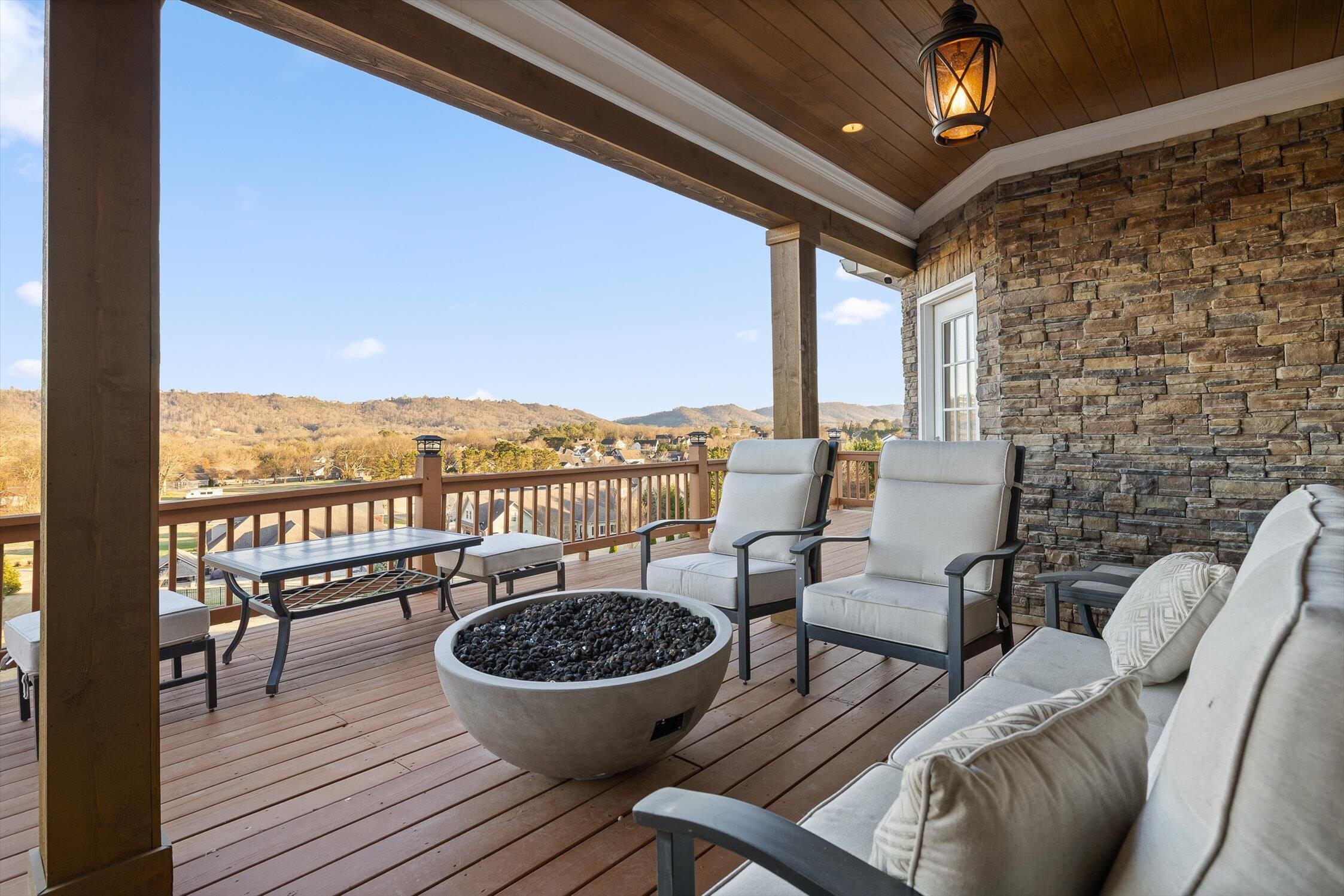 140 Thorncrest Drive