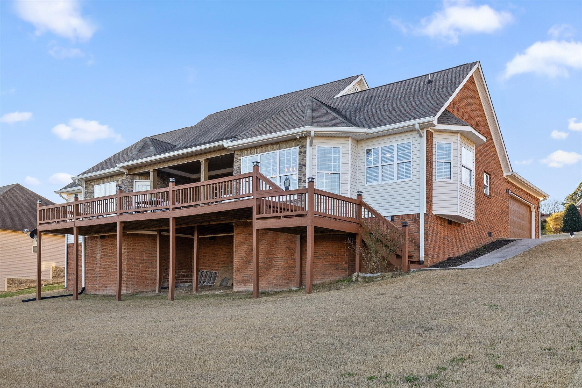 140 Thorncrest Drive