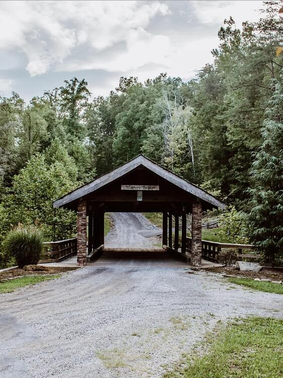 2958 Bluff View Drive W