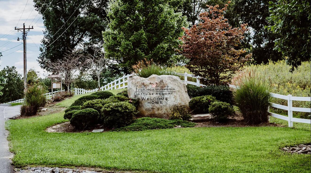 2958 Bluff View Drive W