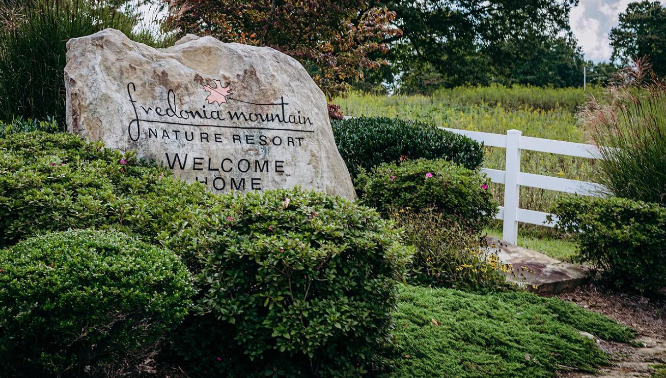 2958 Bluff View Drive W