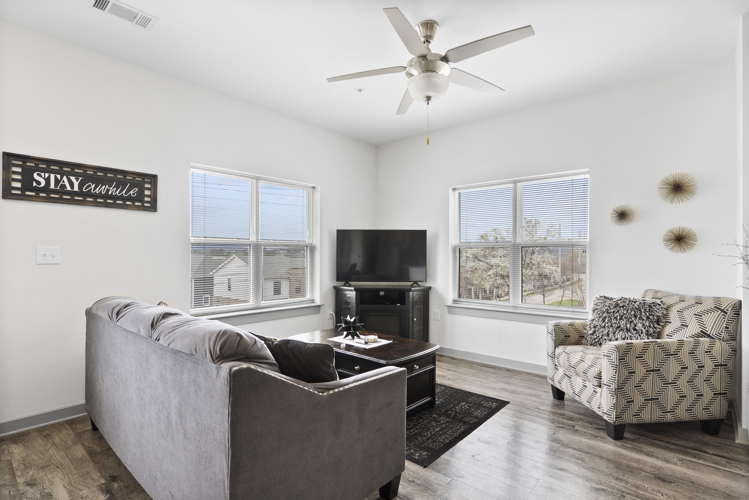 804 Riverfront Parkway, 302